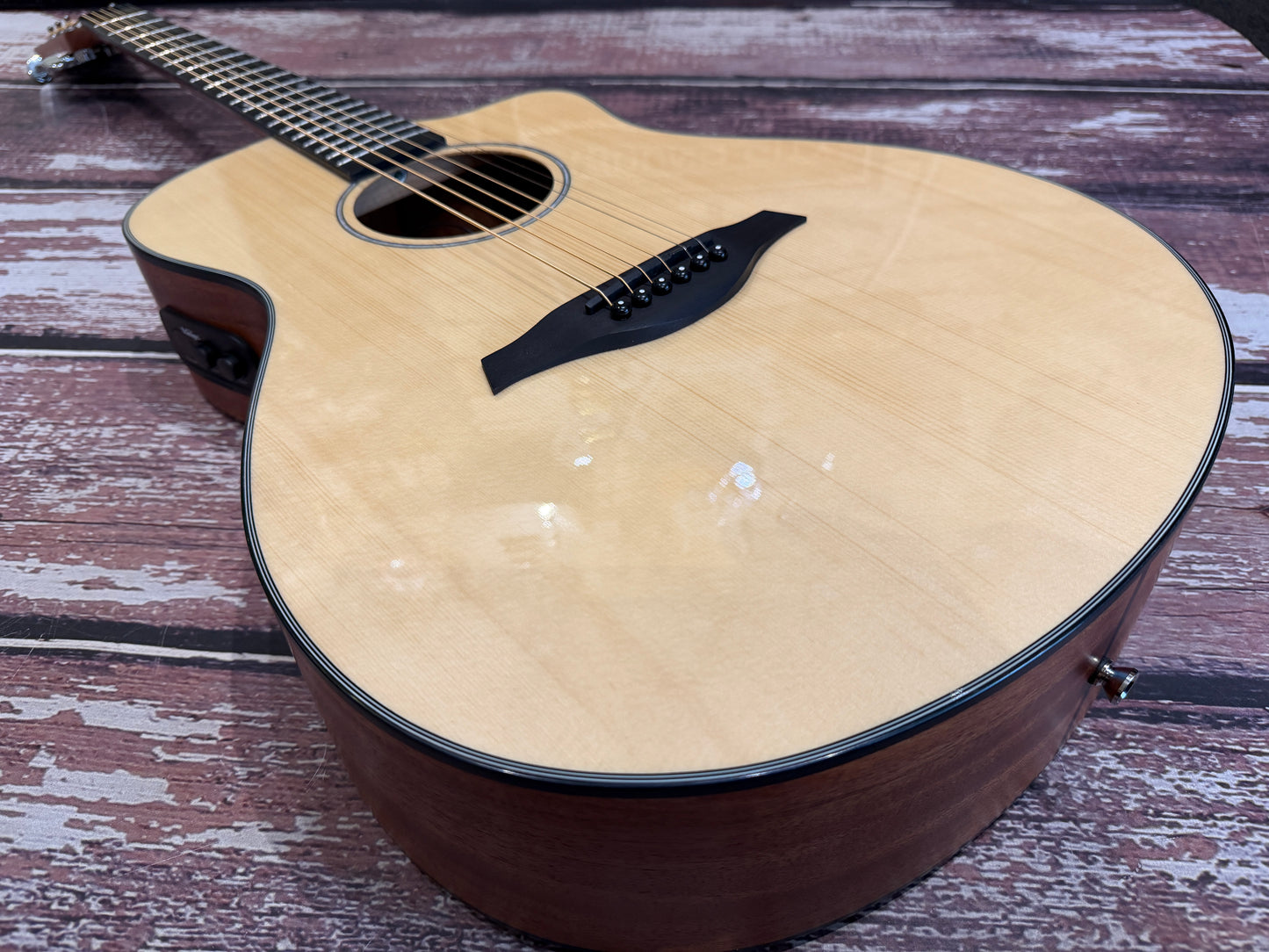 Vintage VEC300NS Pacitic Coast Electro Acoustic - Natural