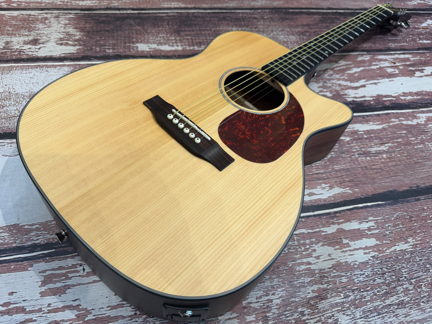 Vintage VEC300N Folk cutaway Electro Acoustic