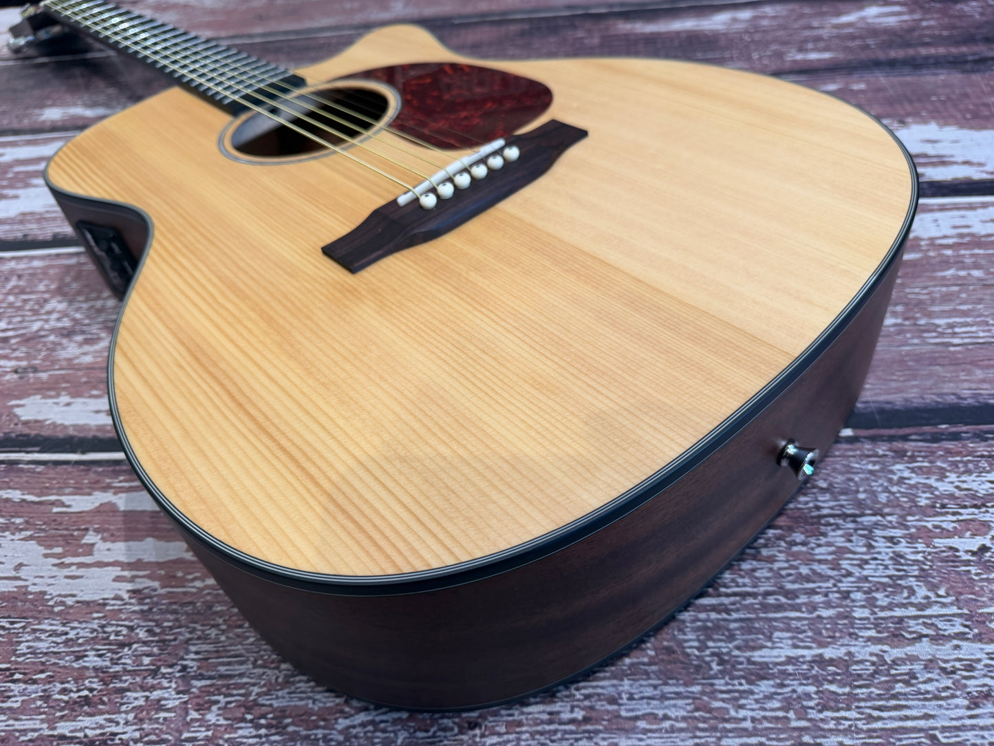 Vintage VEC300N Folk cutaway Electro Acoustic
