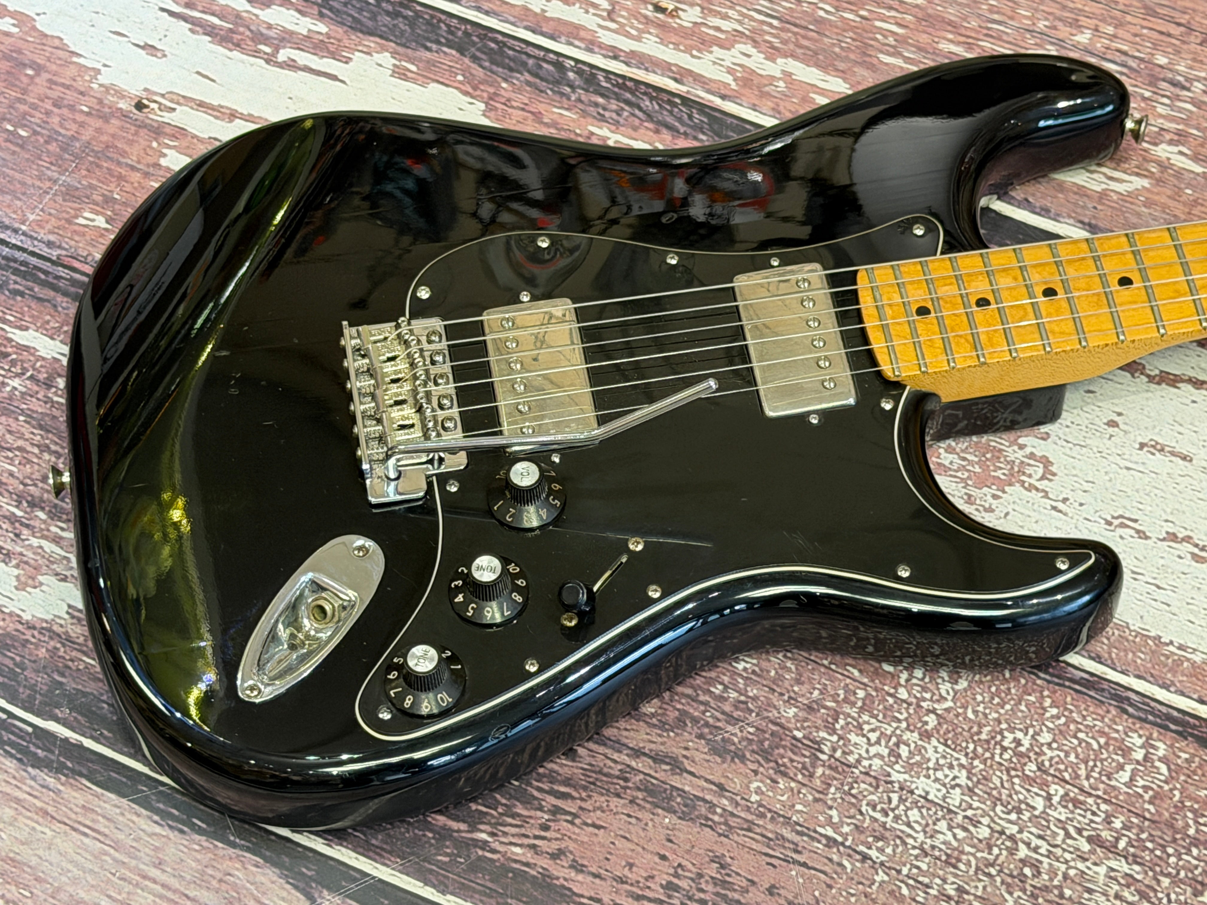 Fender Blacktop HH Stratocaster 2010 – Badlands Guitars Limited