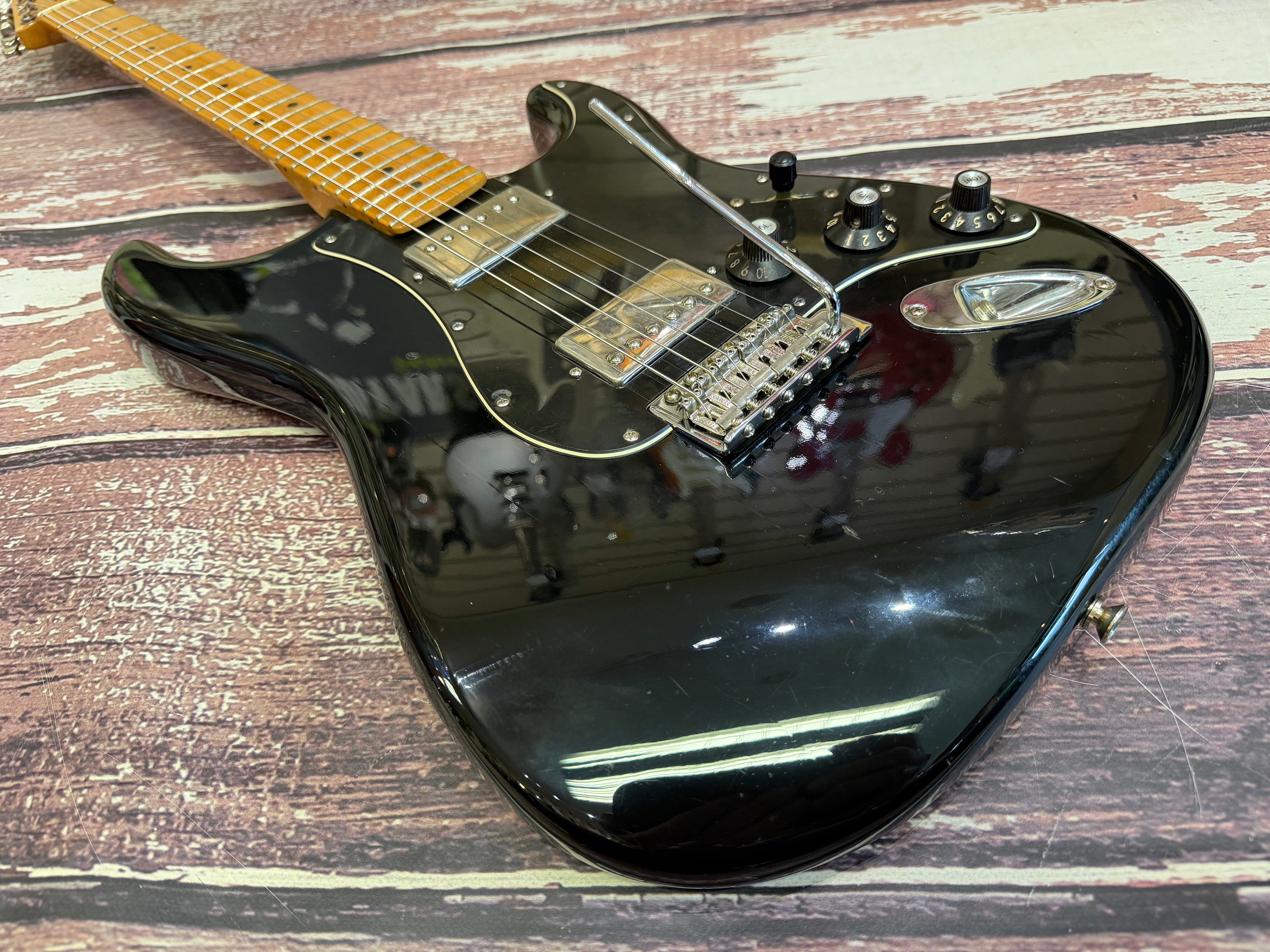 Fender Blacktop HH Stratocaster 2010 – Badlands Guitars Limited