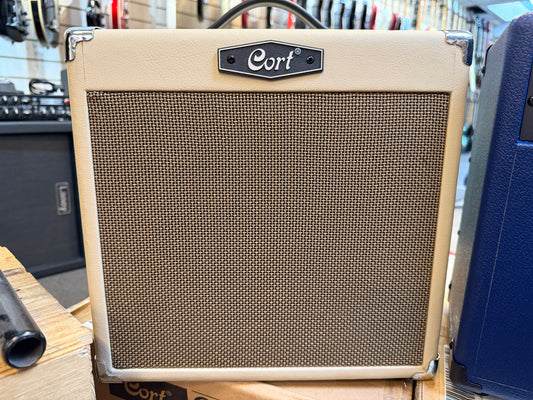 Cort CM15R Electric guitar practice amplifier Cream