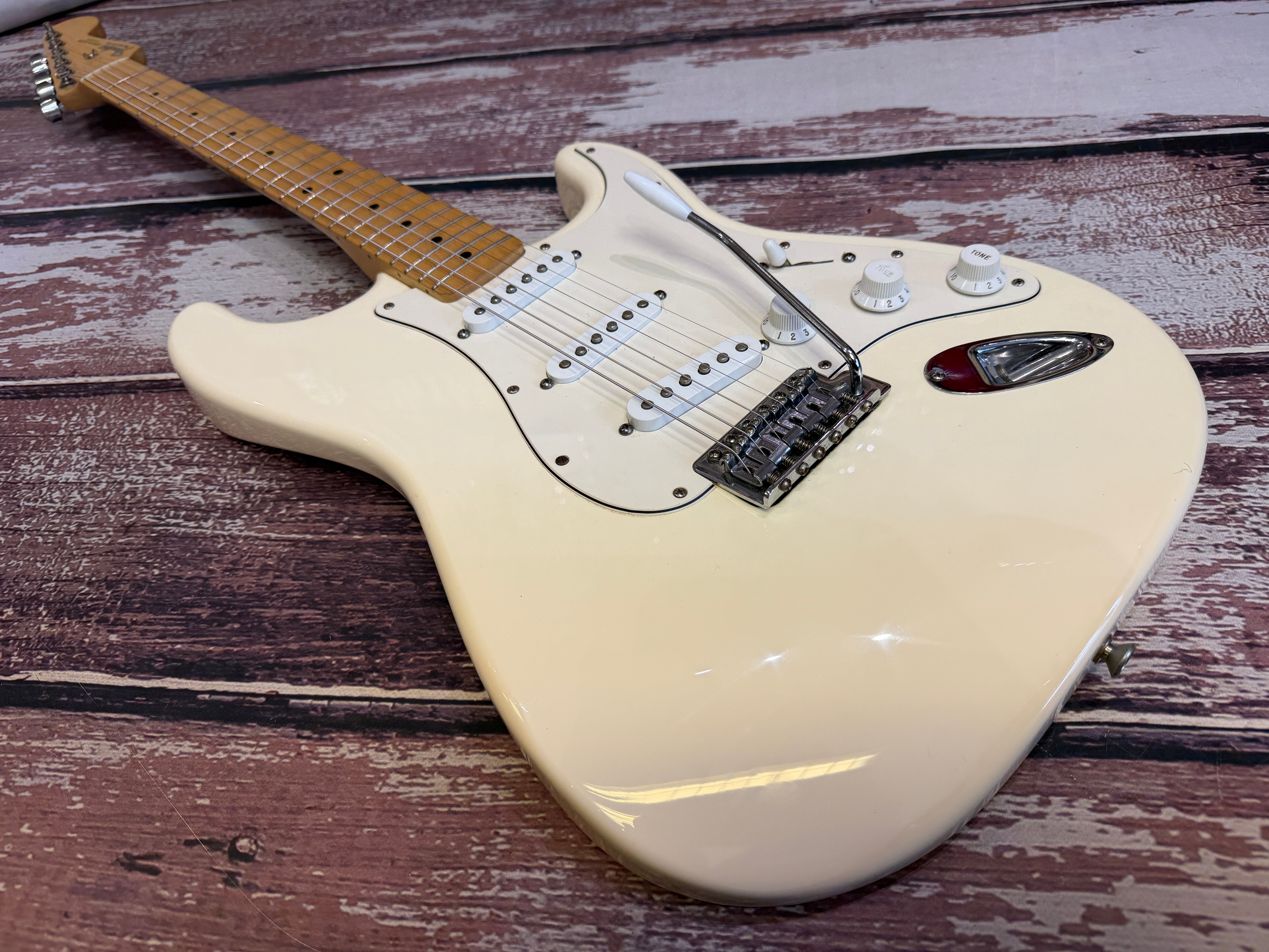 Fender Standard Stratocaster 2002 - Mexico – Badlands Guitars Limited
