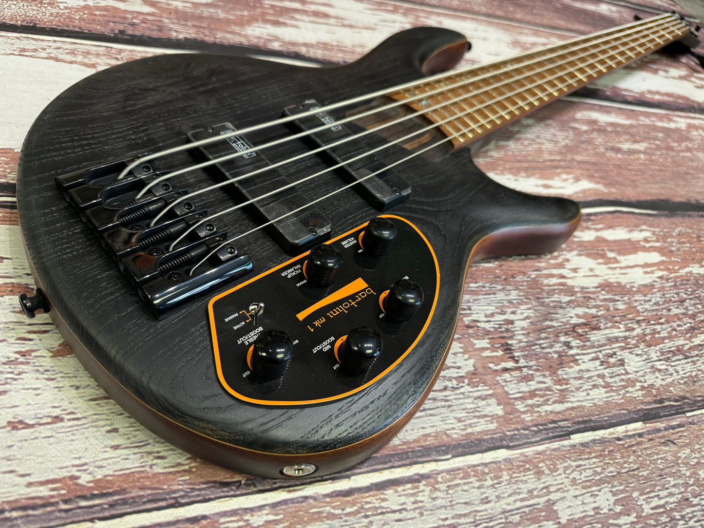 Cort B5 Element 5 string active bass - Bartolini loaded!