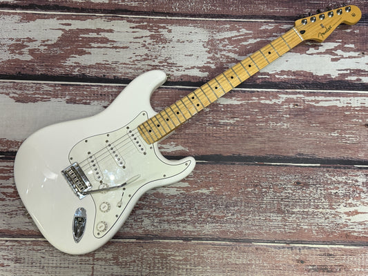 Fender Standard Stratocaster - Arctic White - 2020 Mexican