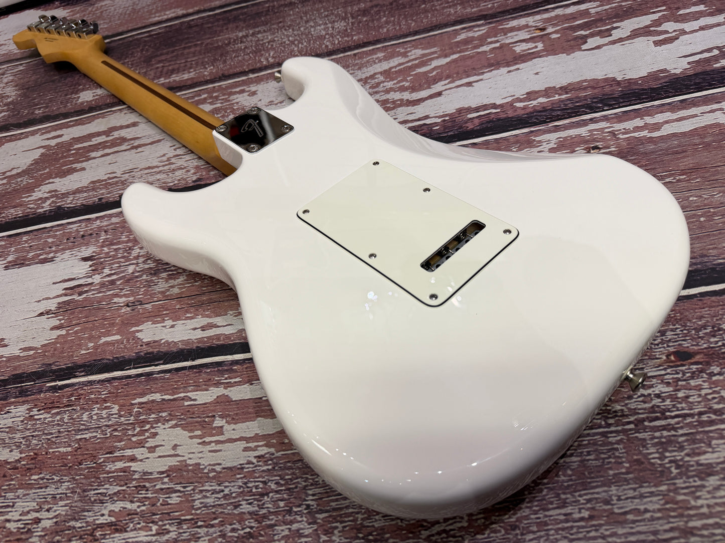 Fender Standard Stratocaster - Arctic White - 2020 Mexican