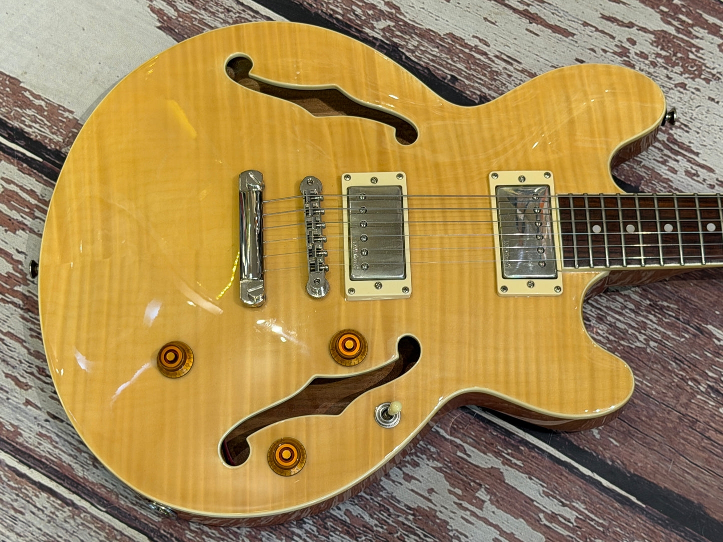 Vintage Advanced AV3 semi hollow "339"