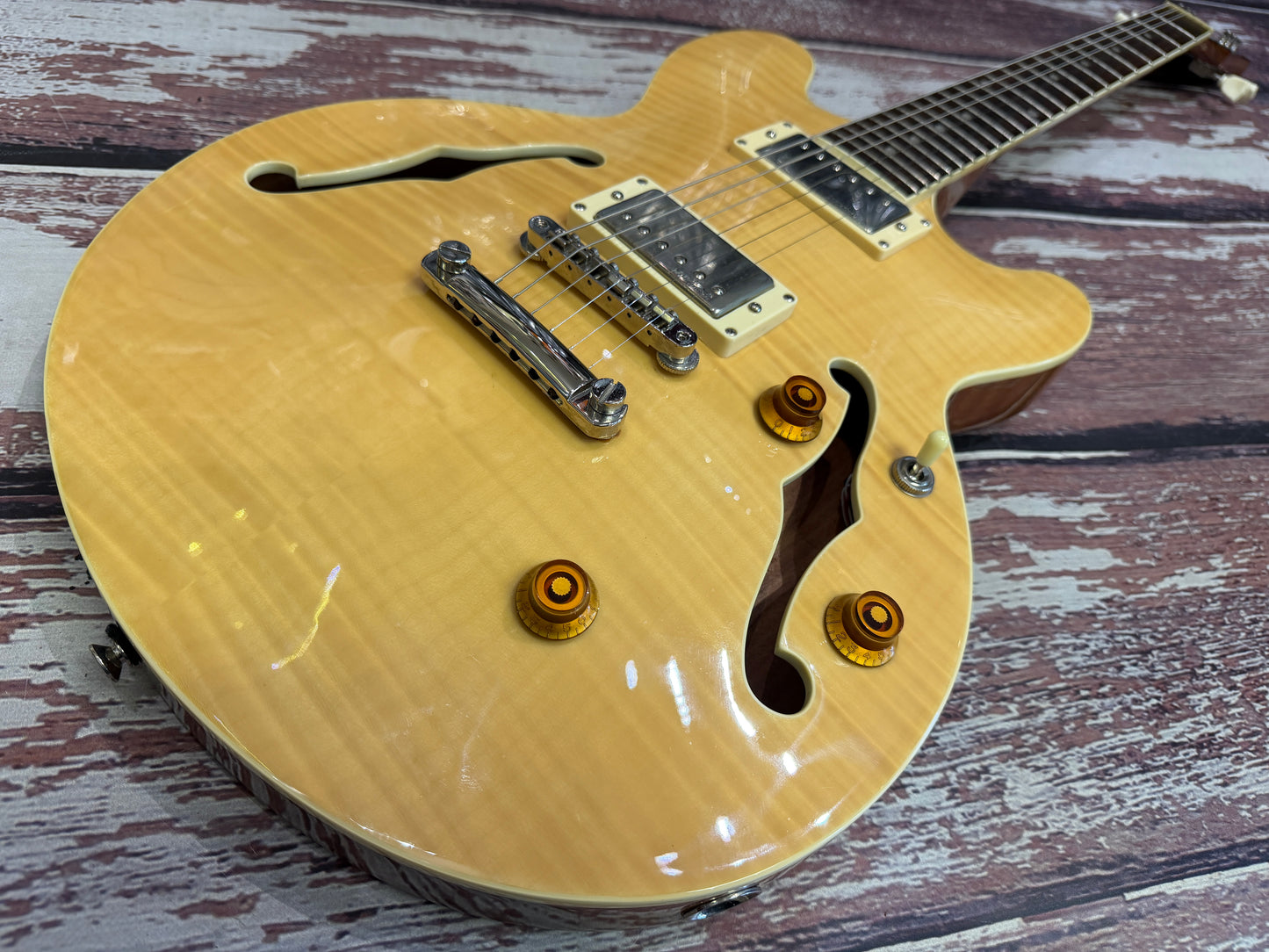 Vintage Advanced AV3 semi hollow "339"
