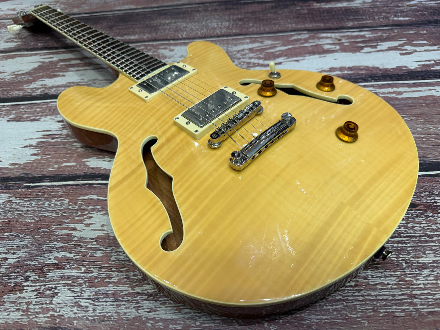 Vintage Advanced AV3 semi hollow "339"