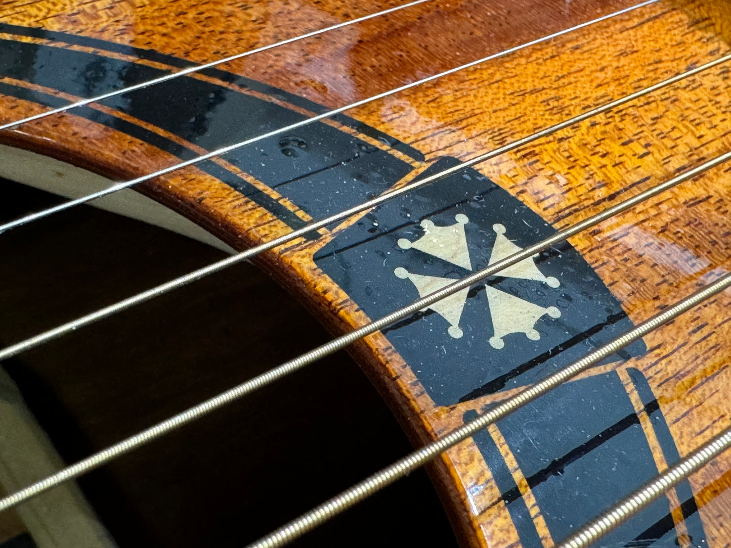 LAG T98A Acoustic - Solid Mahogany top.