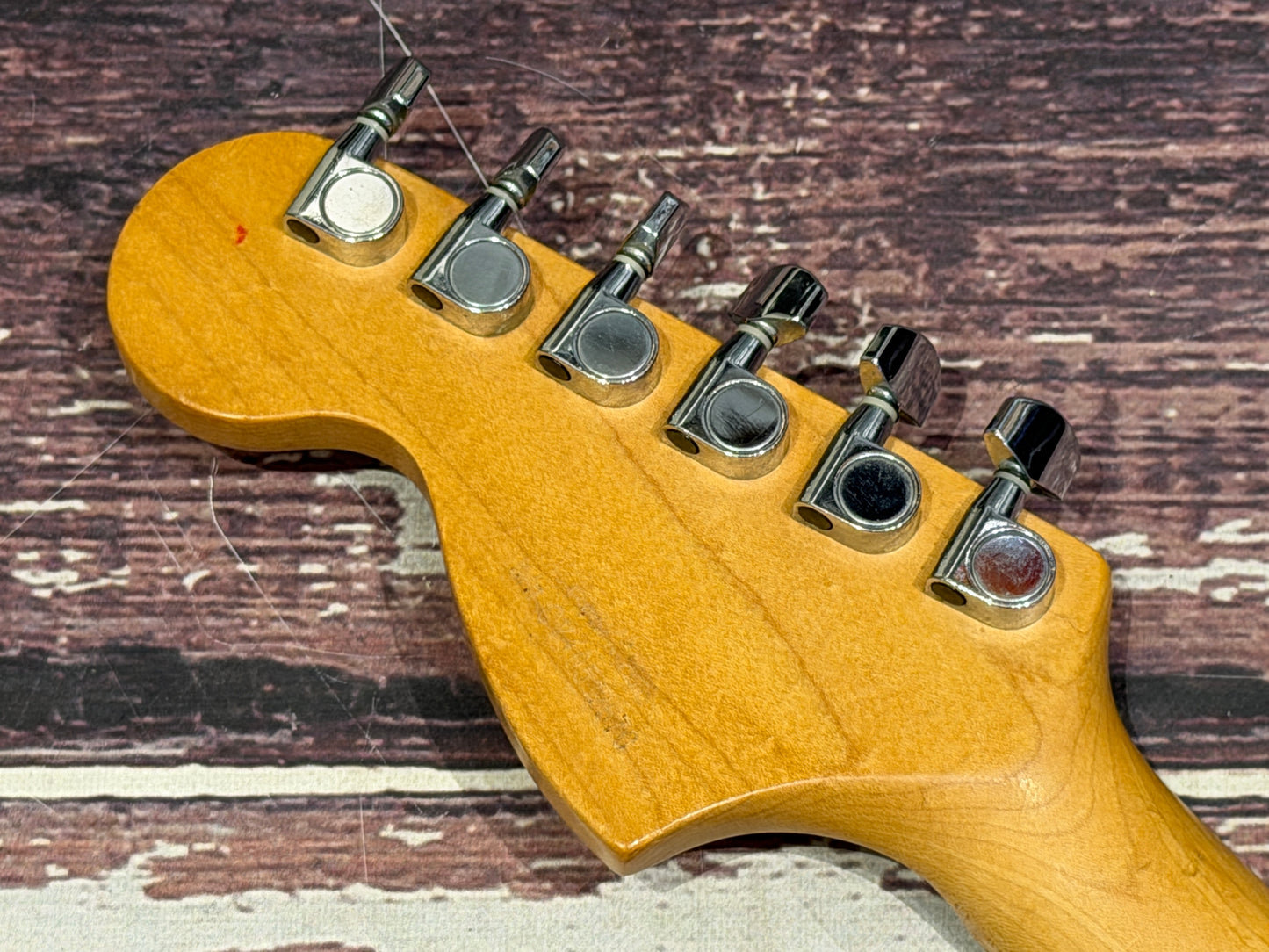 Squier Standard Series Stratocaster - Shoreline Gold "Roadworn"