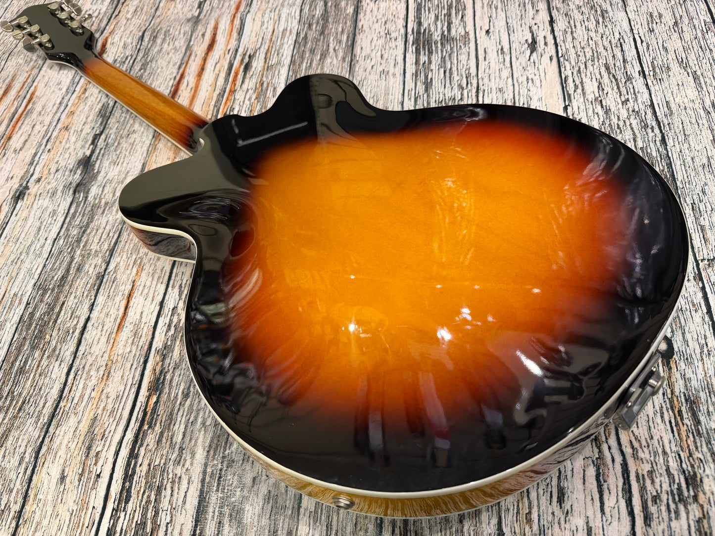 Gretsch G2622T Bigsby Streamliner Semi Hollow