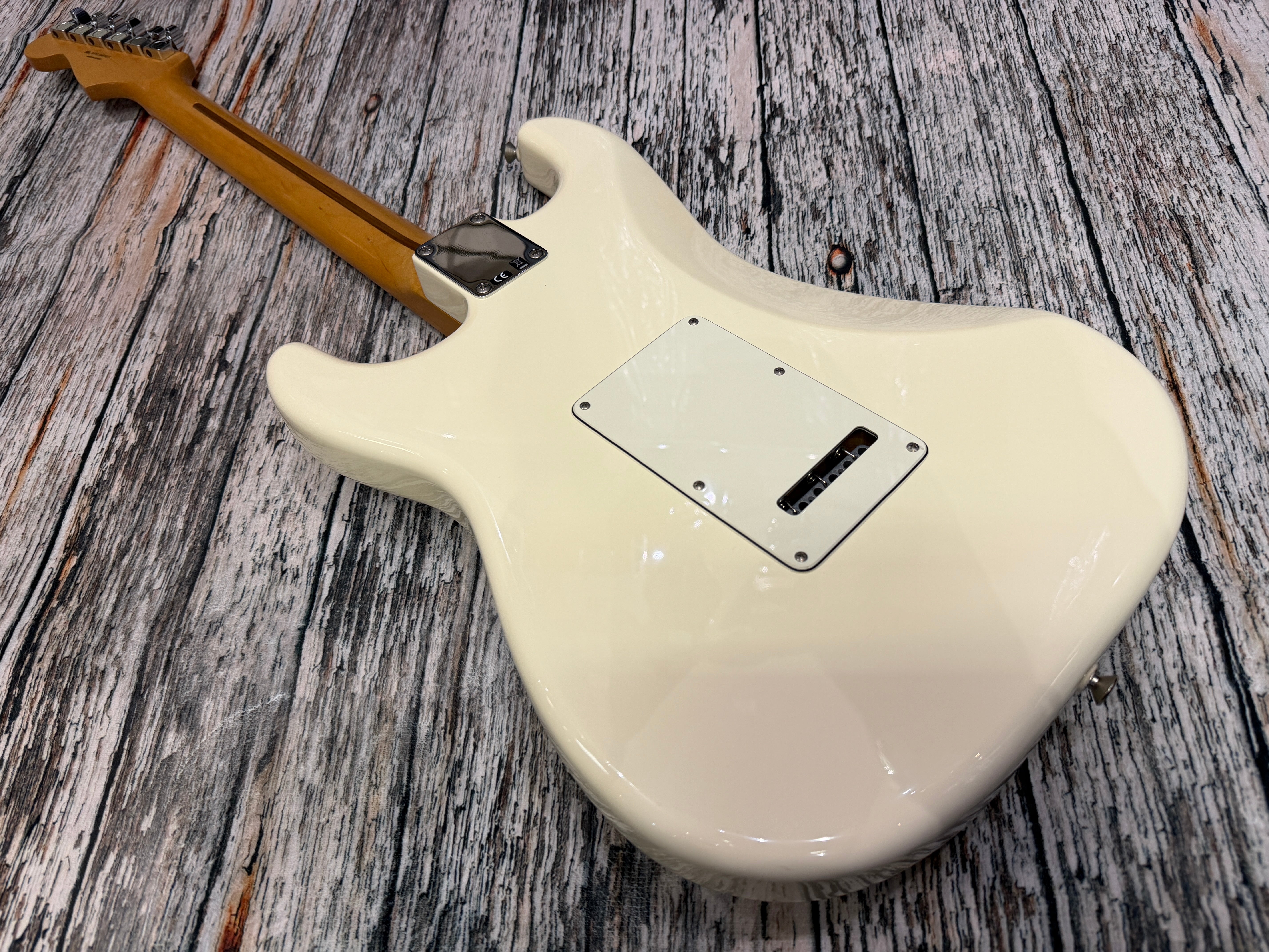 Fender Mexican Standard Stratocaster 2013 – Badlands Guitars Limited