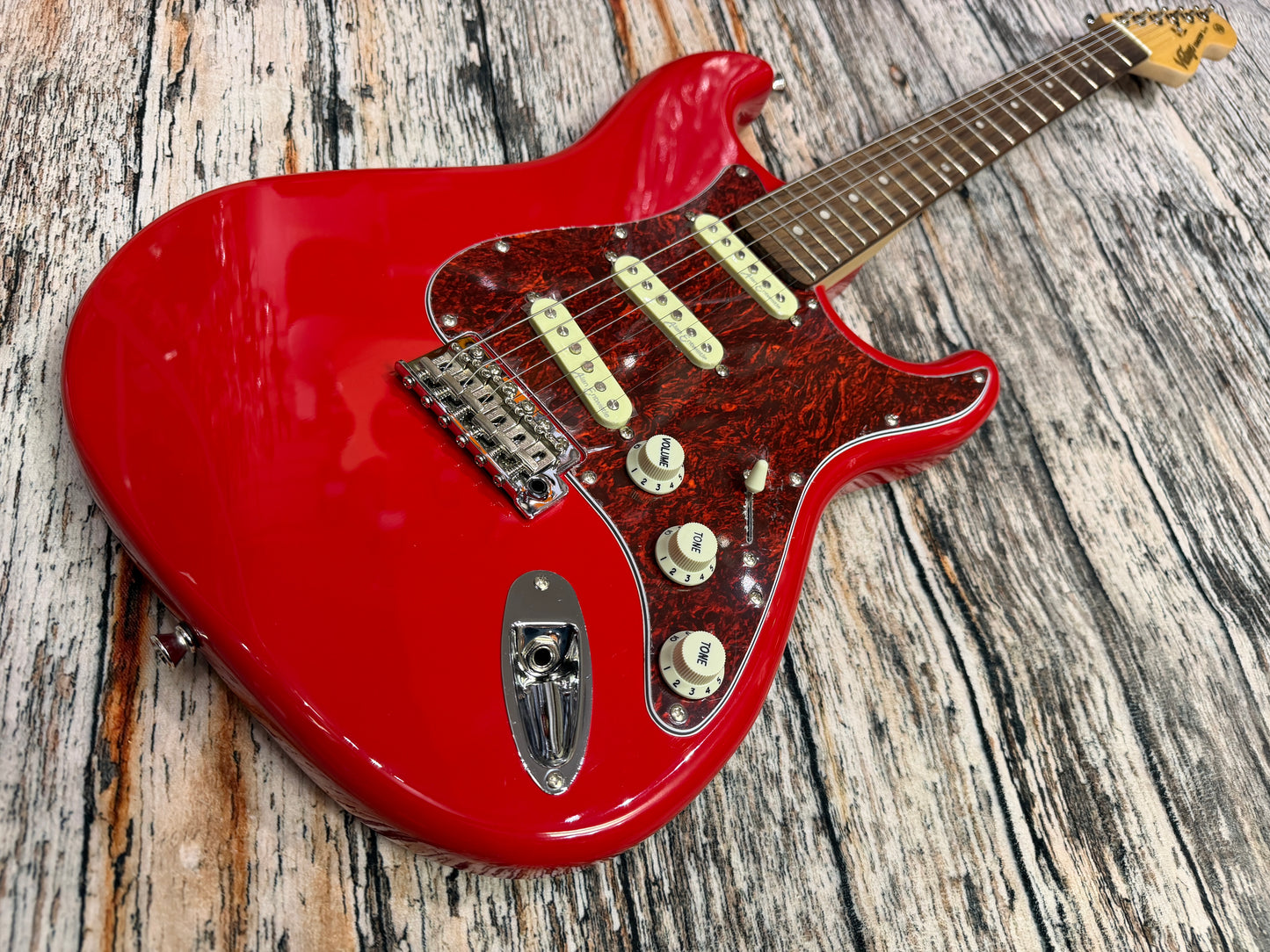 Vintage V60 Coaster S-Style electric guitar RED - STARTER PACK