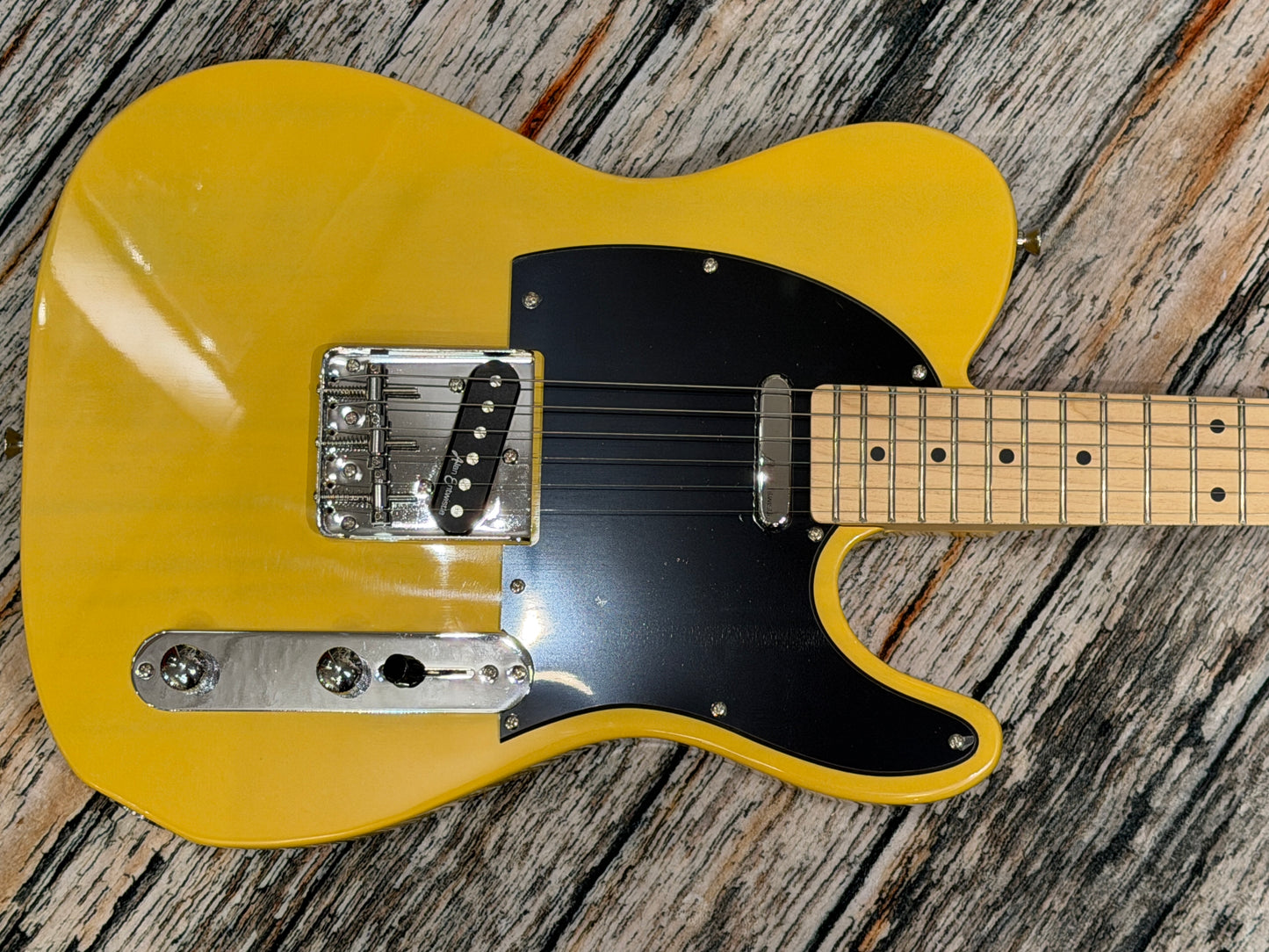 Vintage V20 Coaster T-Style electric guitar BUTTERSCOTCH - STARTER PACK