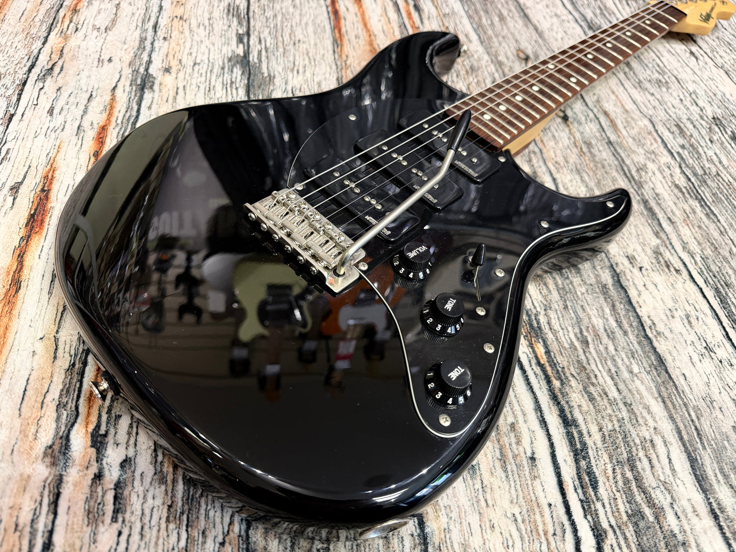 Vintage Advance AV6 - Black