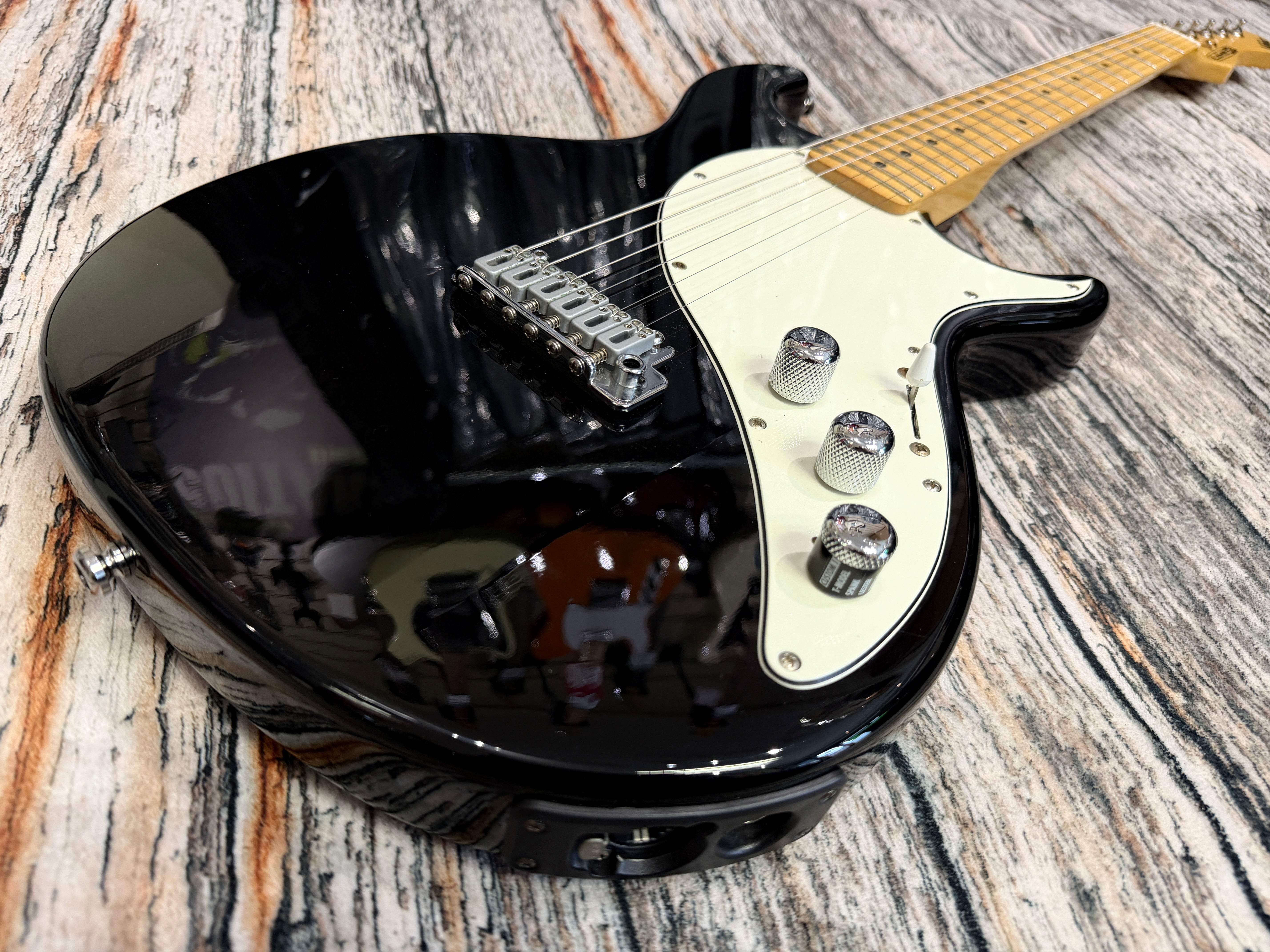 Line 6 Variax - 600 – Badlands Guitars Limited