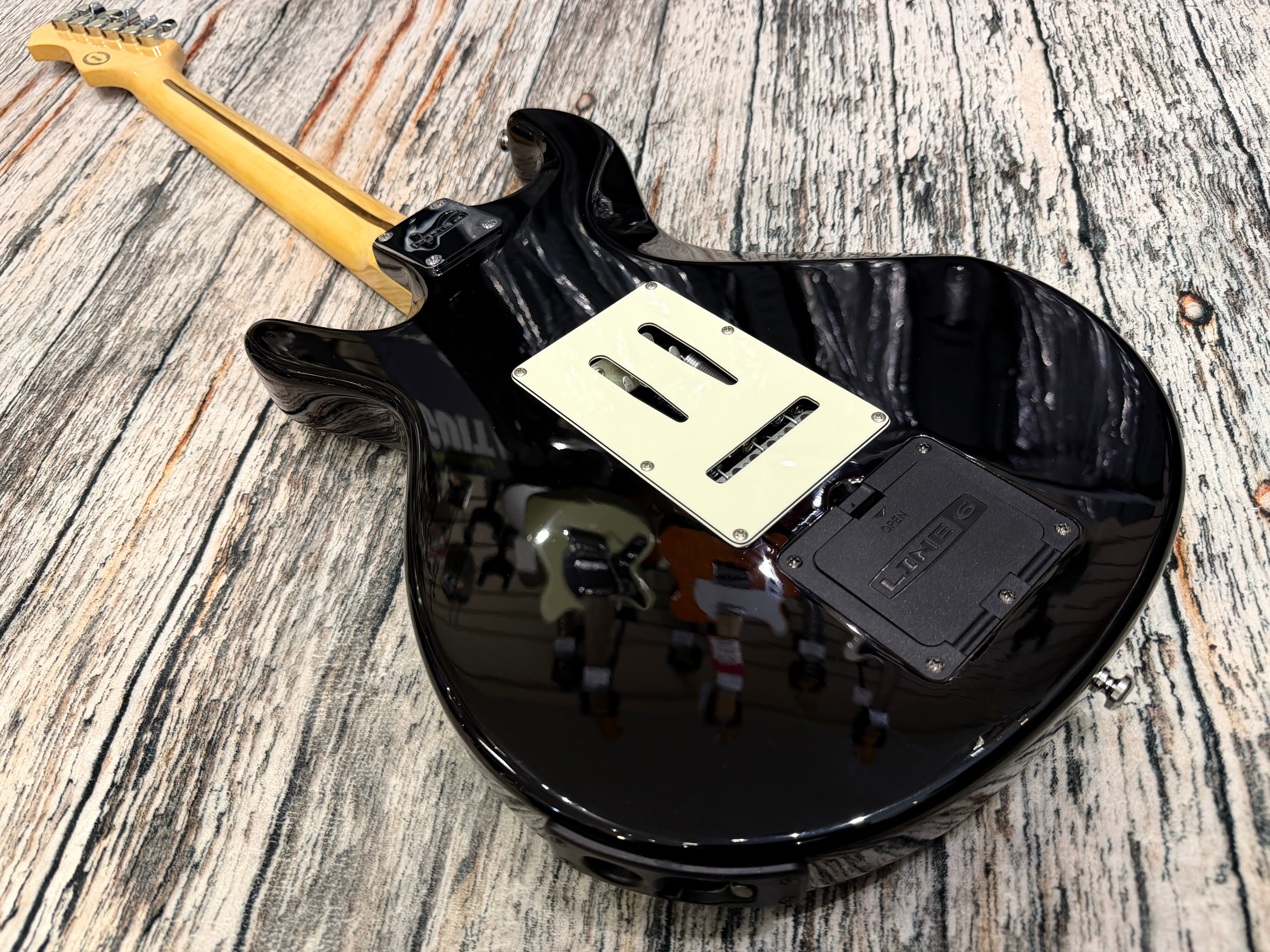 Line 6 Variax - 600 – Badlands Guitars Limited