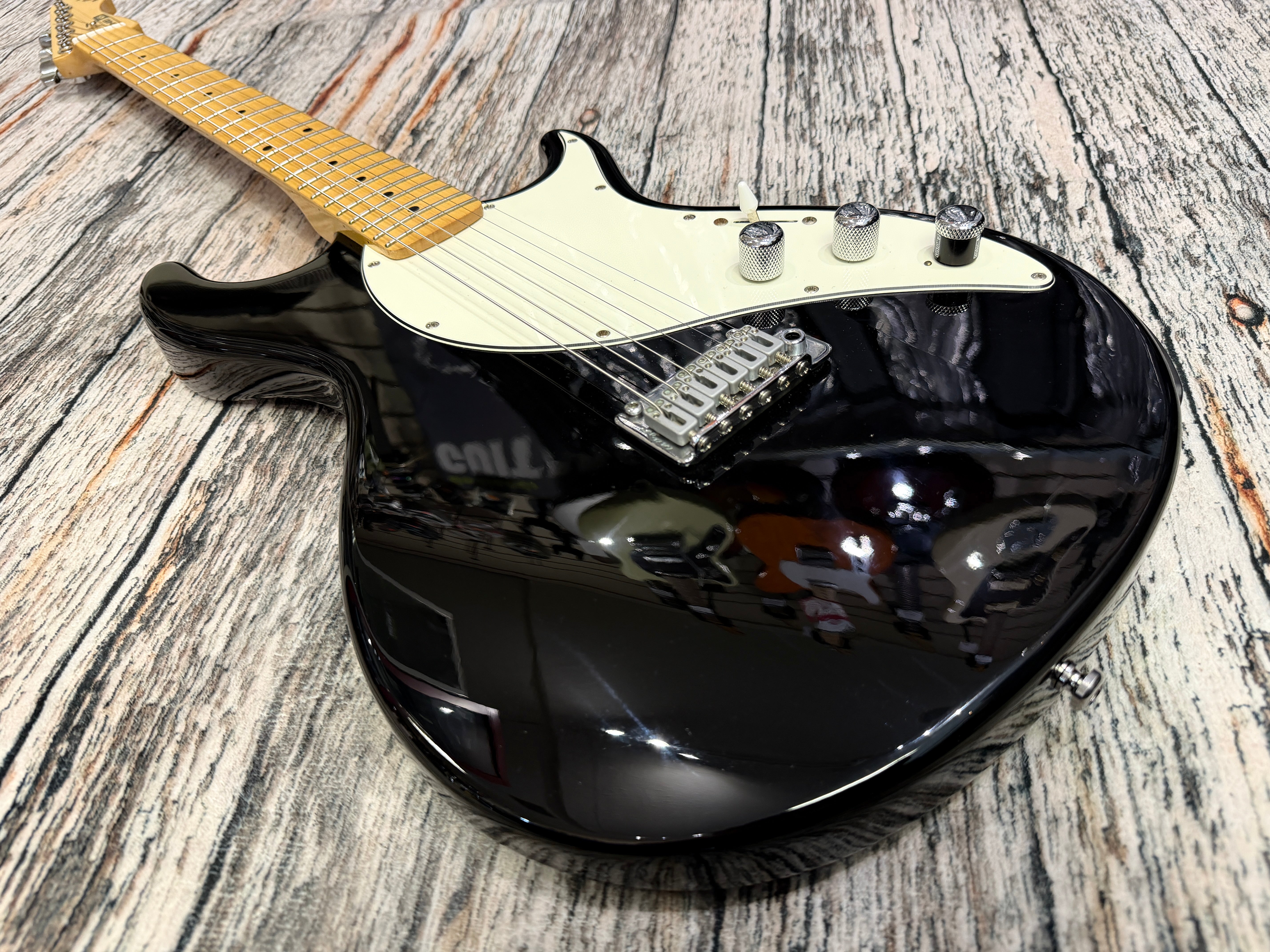 Line 6 Variax - 600 – Badlands Guitars Limited
