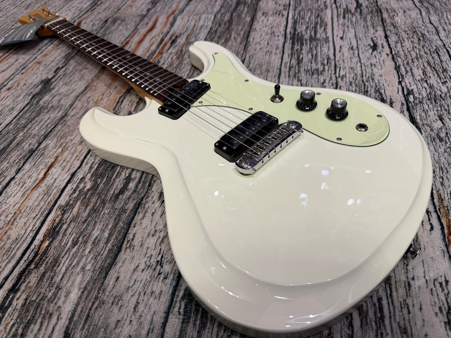 Aria DM-206 Vintage White
