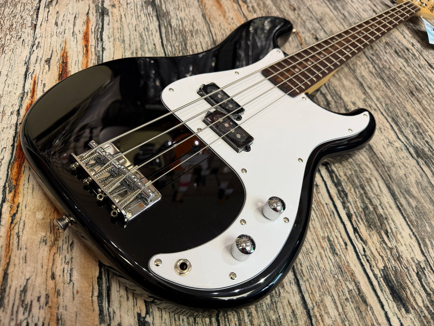 Aria STB P-Bass Style Rosewood neck - Black