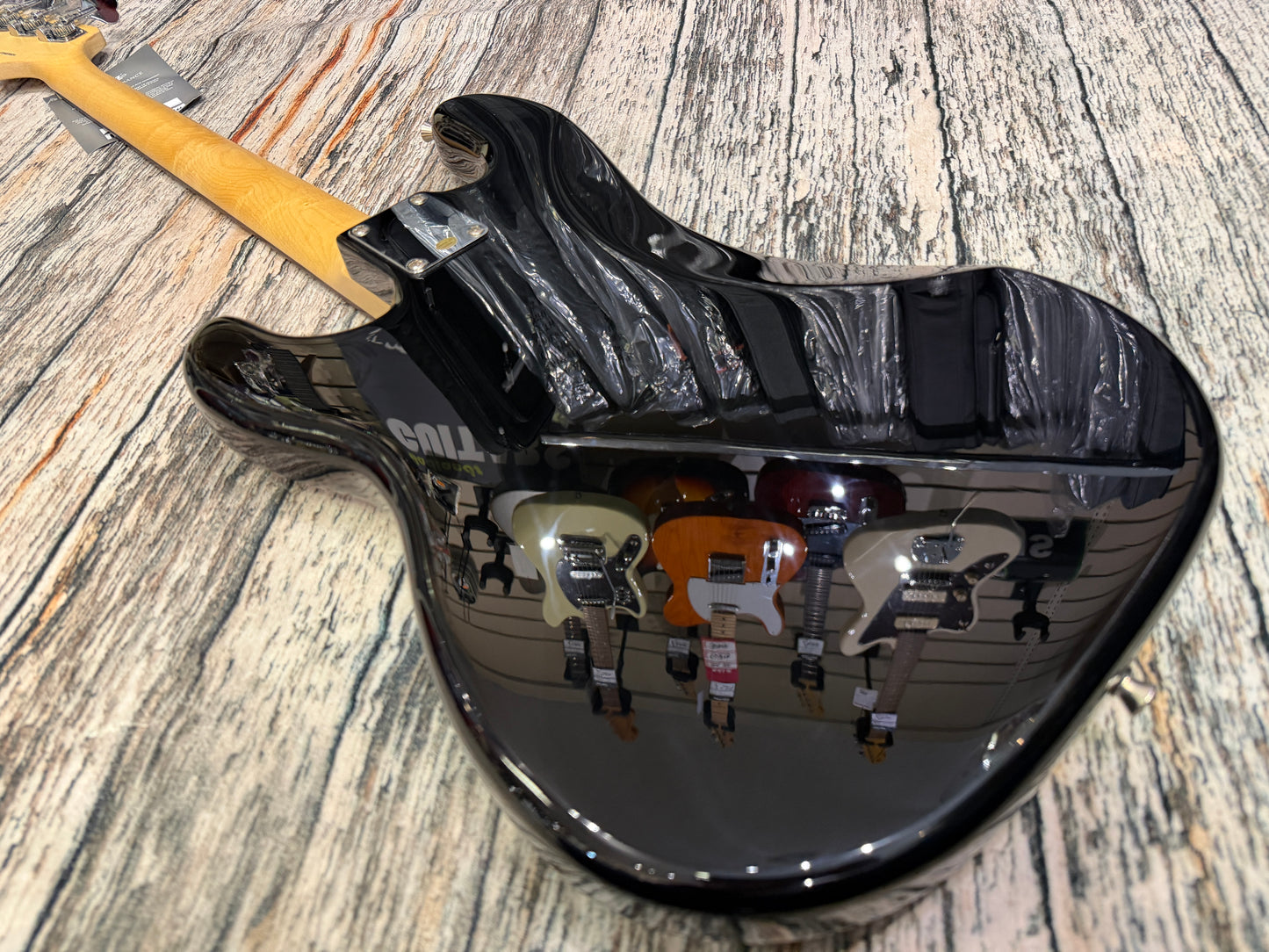 Aria STB P-Bass Style Rosewood neck - Black