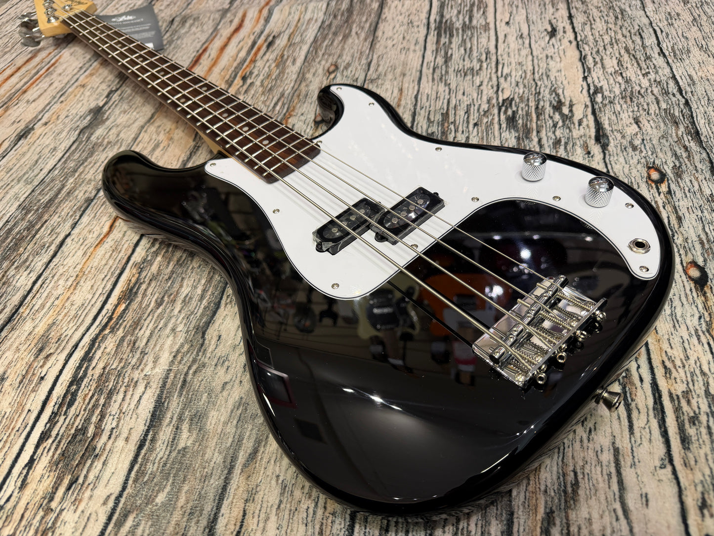 Aria STB P-Bass Style Rosewood neck - Black