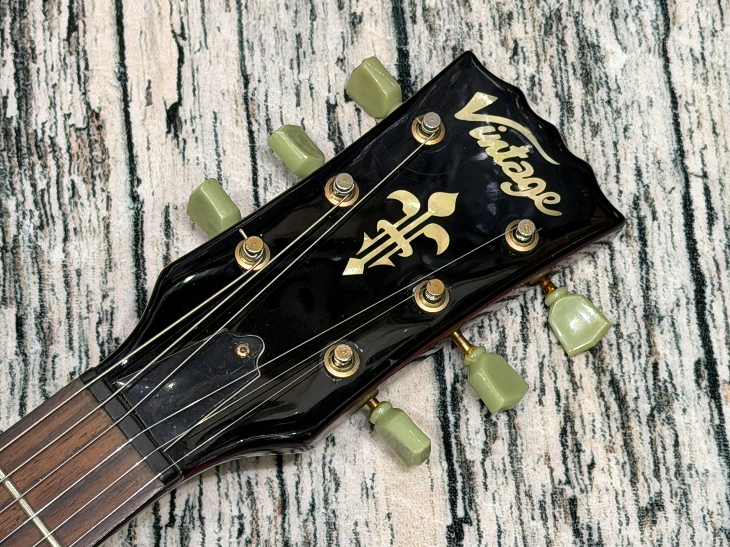 Vintage VS6 VG - Trans Cherry