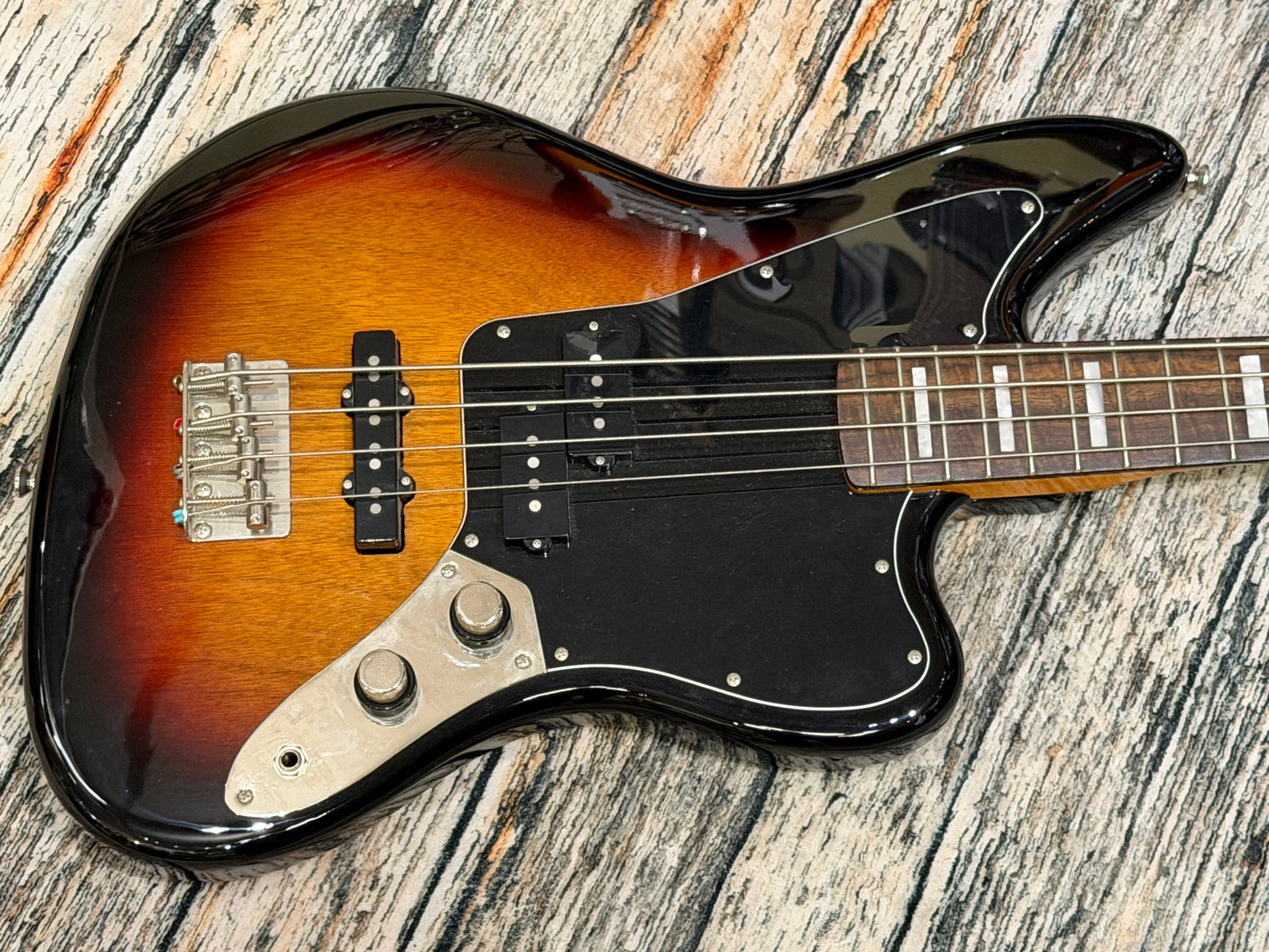 Squier Classic Vibe 70s Jaguar Bass