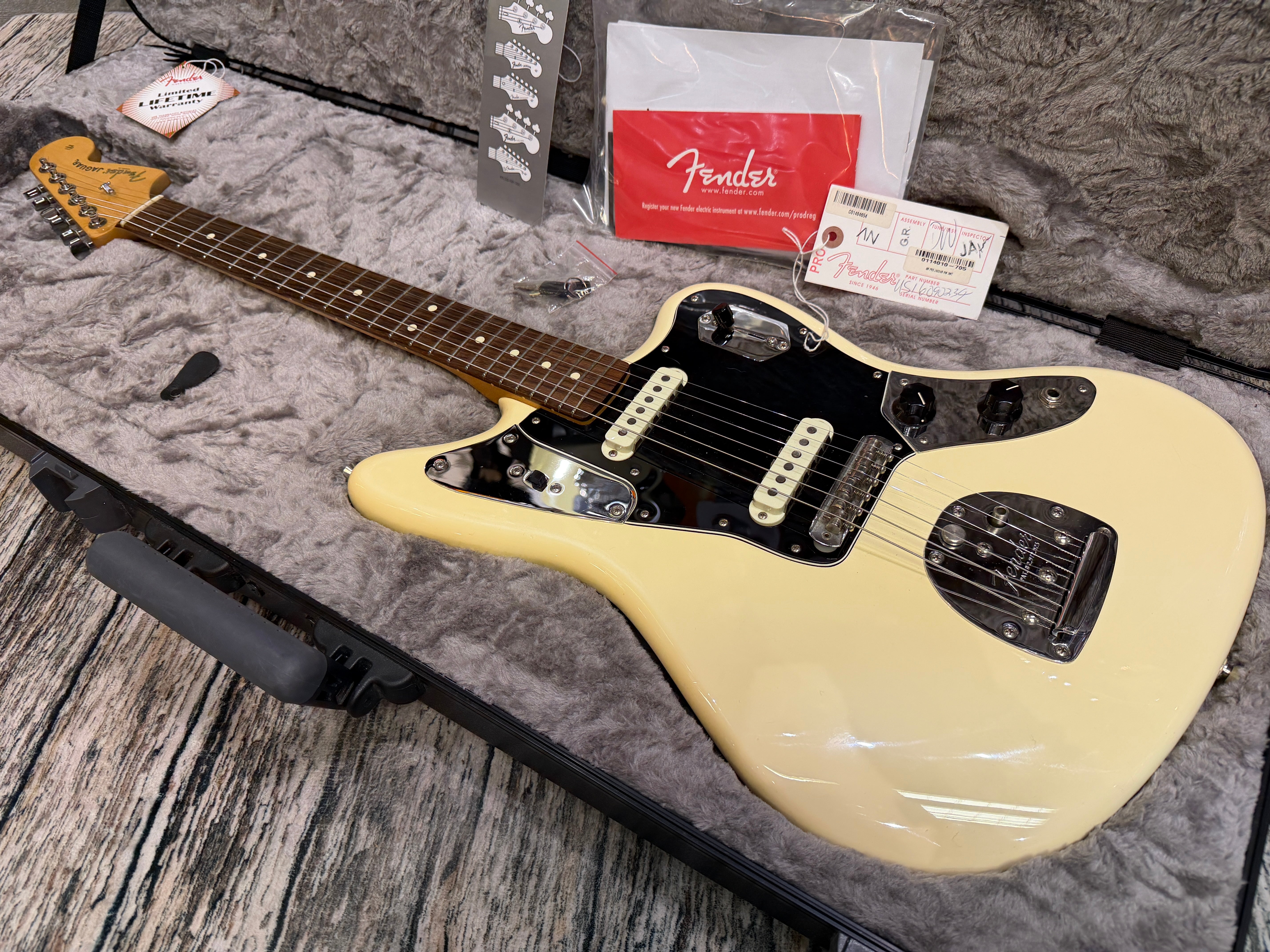 Fender American Professional Jaguar 2016 - Case & candy – Badlands