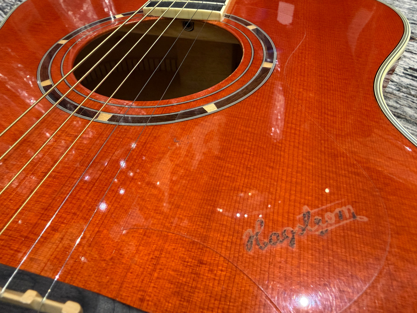 Hagstrom Siljan Sigra Electro Acoustic - Solid top Amber