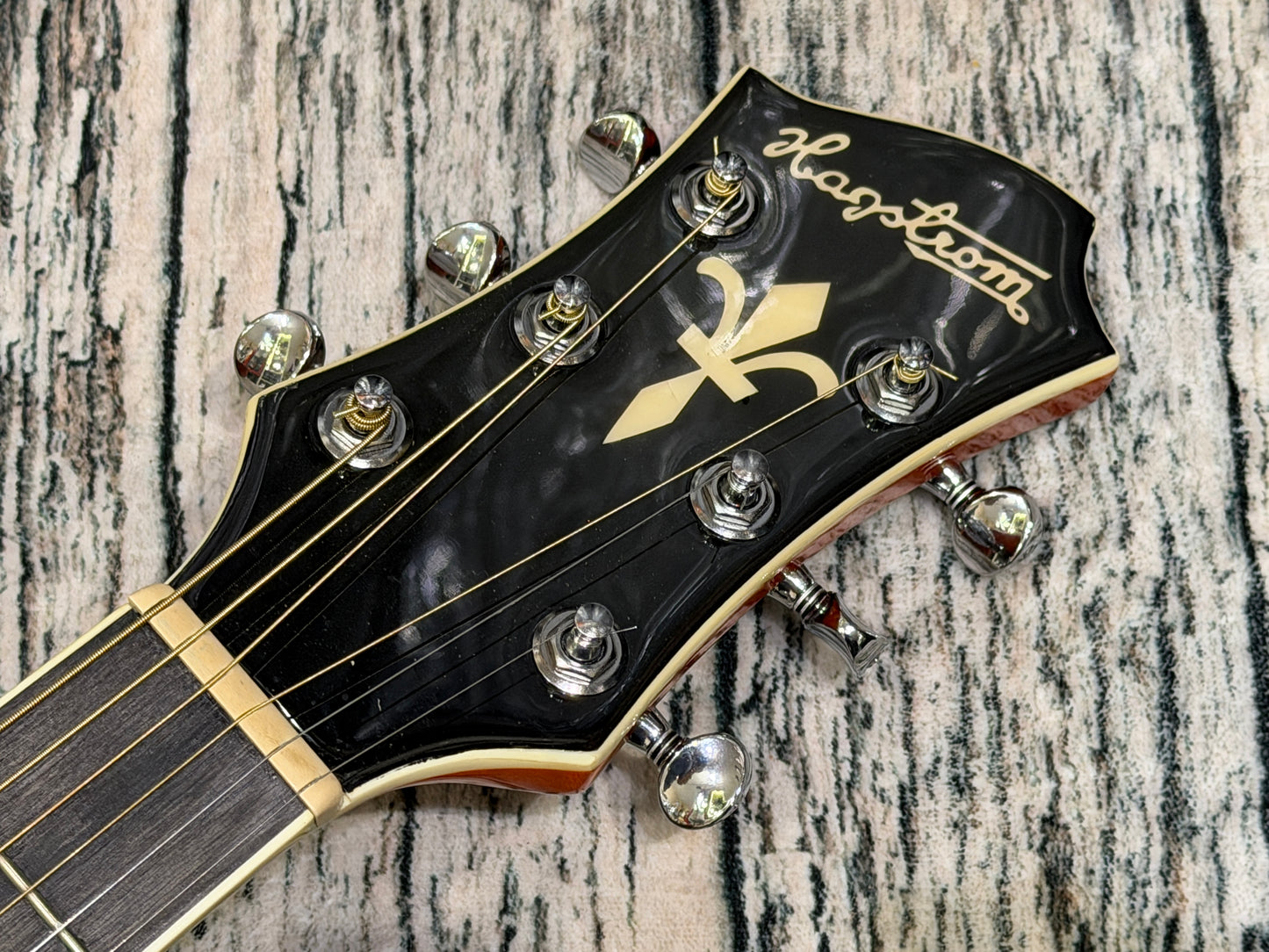 Hagstrom Siljan Sigra Electro Acoustic - Solid top Amber