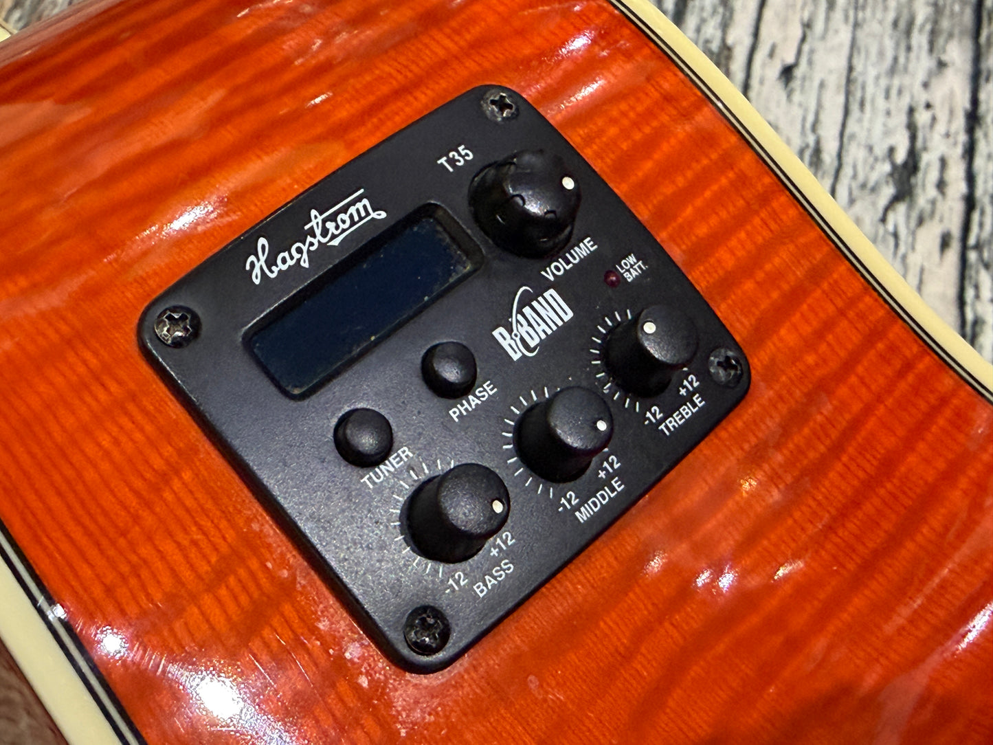 Hagstrom Siljan Sigra Electro Acoustic - Solid top Amber