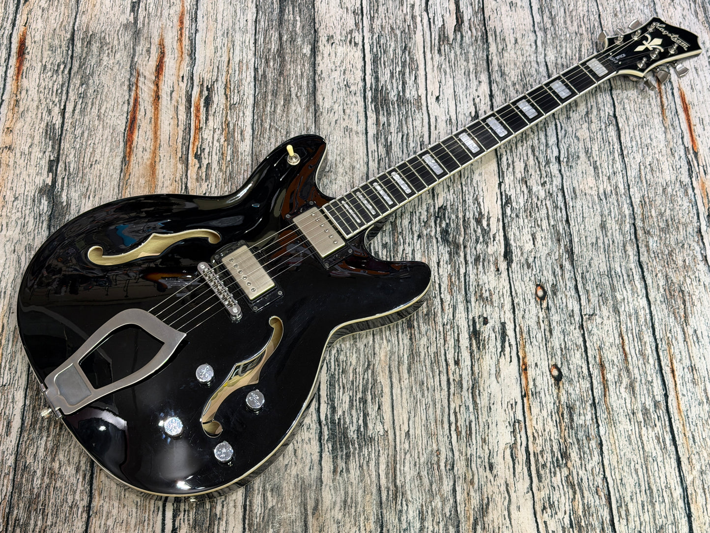 Hagstrom Super Viking Upgraded - with added hard case