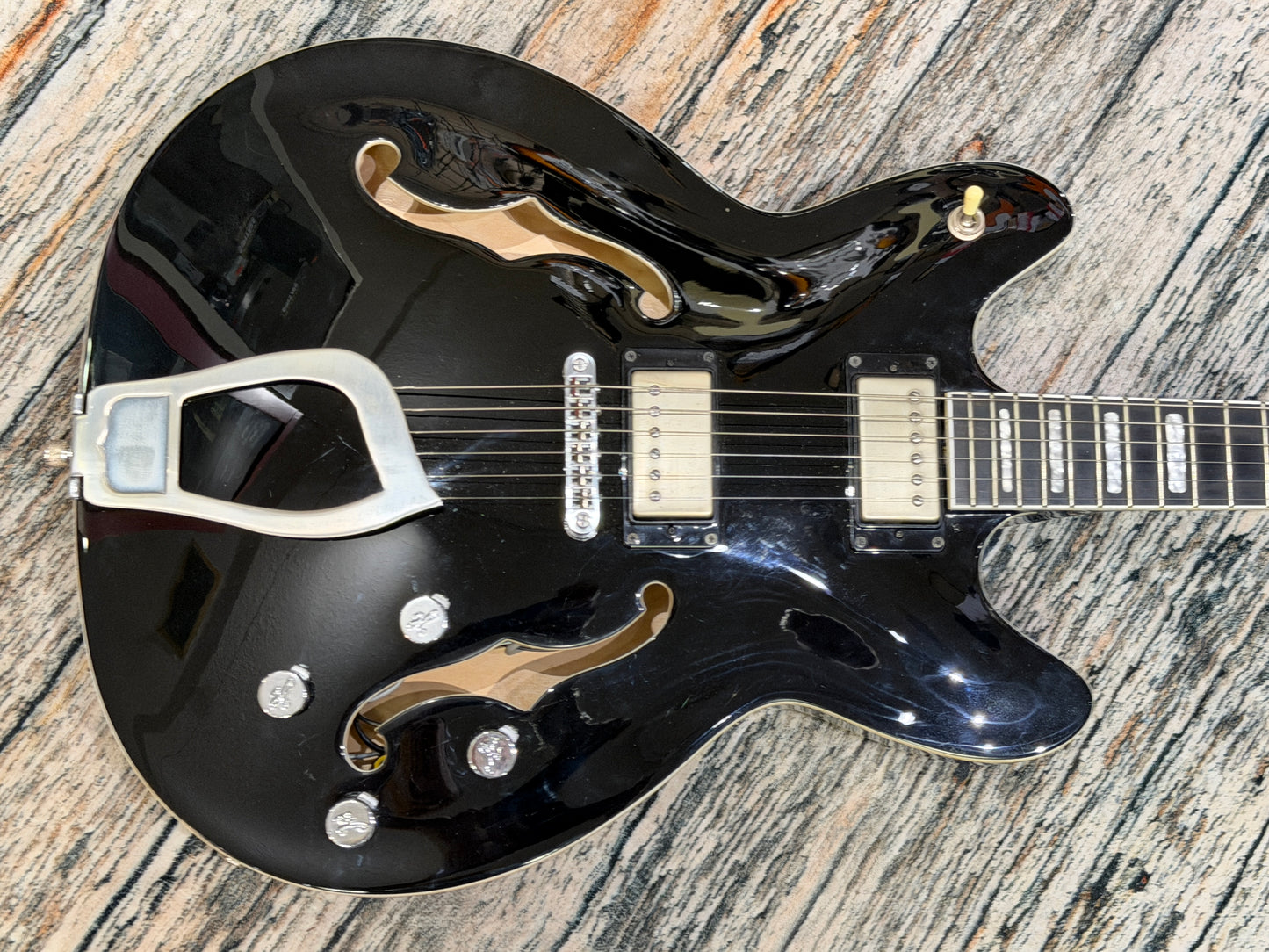 Hagstrom Super Viking Upgraded - with added hard case