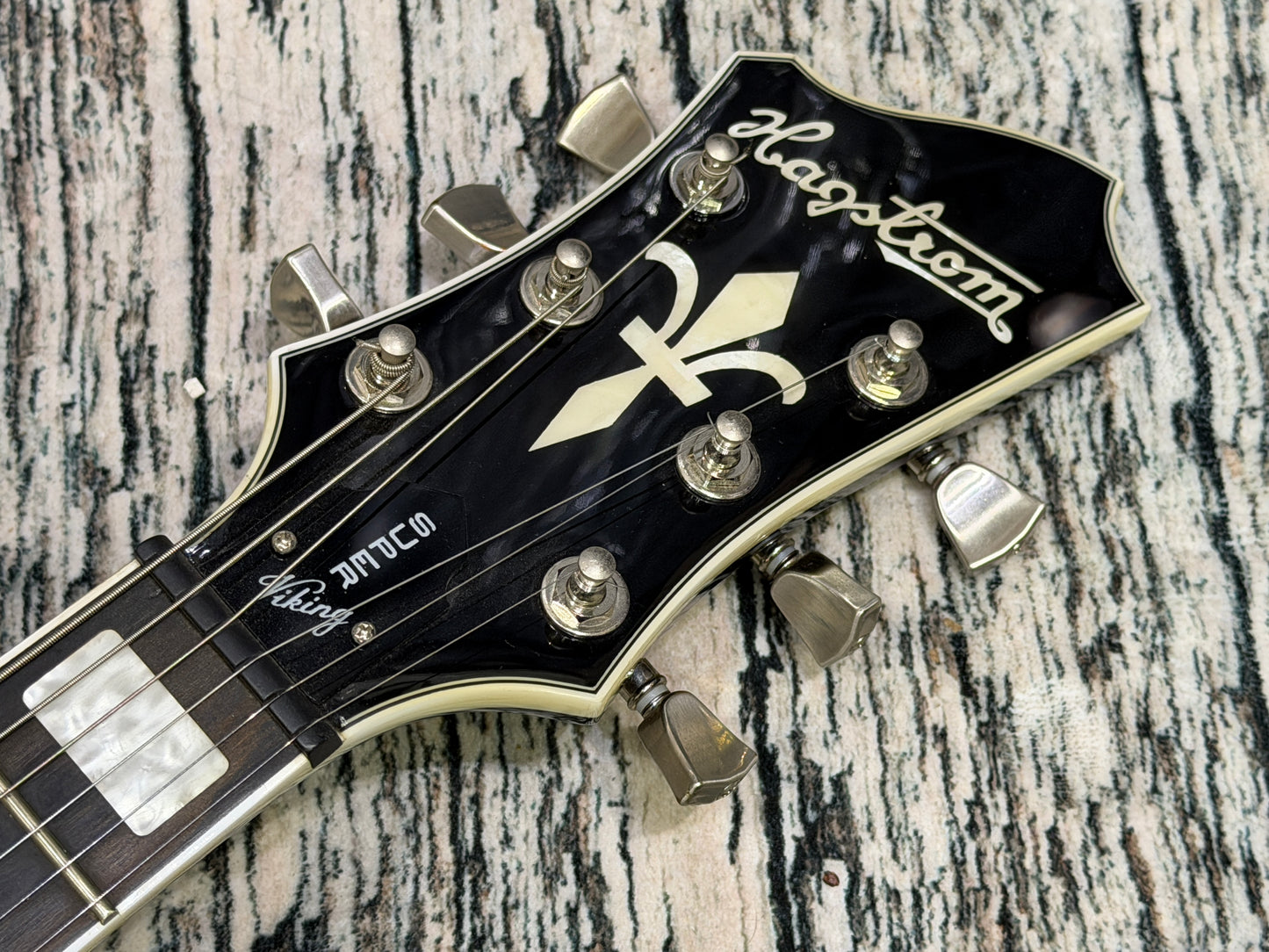 Hagstrom Super Viking Upgraded - with added hard case