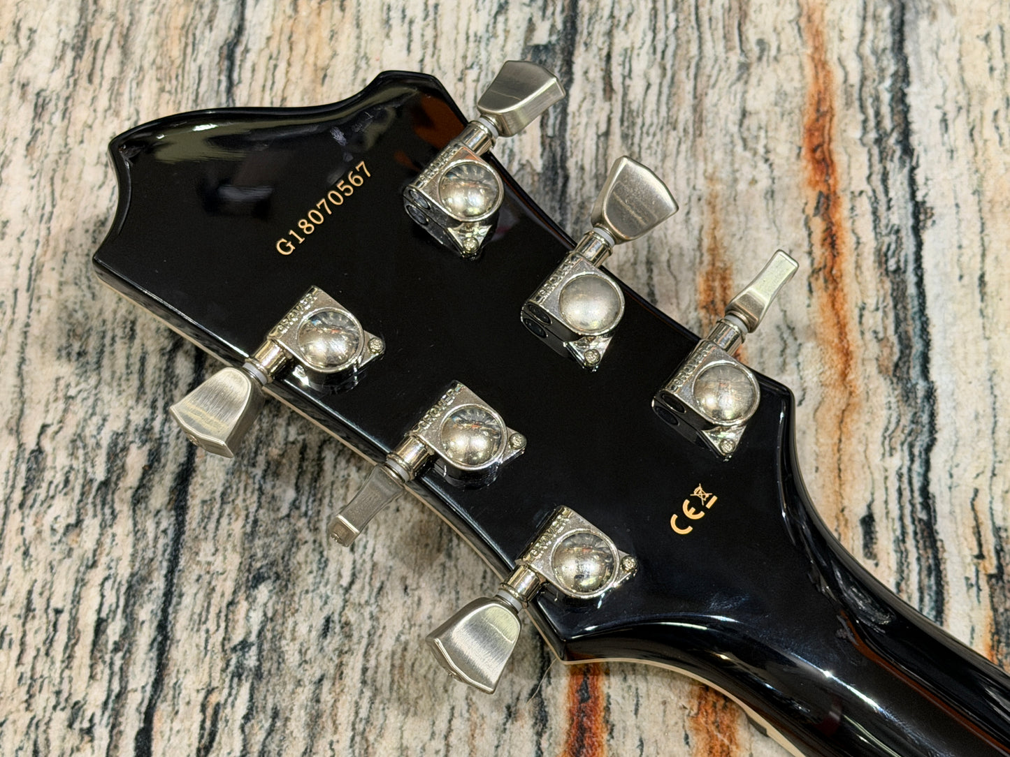 Hagstrom Super Viking Upgraded - with added hard case