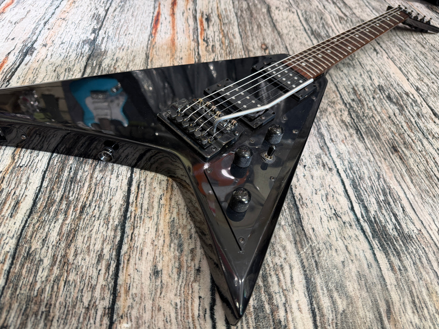 Warrior Randy Rhodes Flying V - Khaler