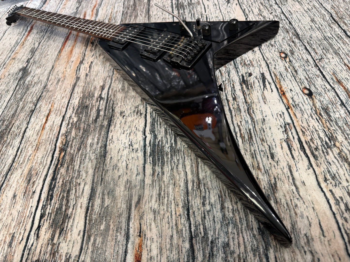 Warrior Randy Rhodes Flying V - Khaler