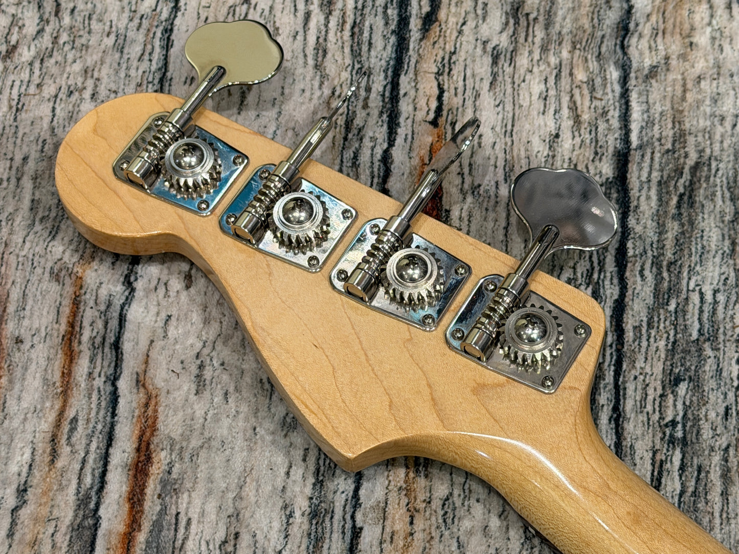 Fender Japan - 60's style Jazz Bass Candy Apple Red, Upgraded