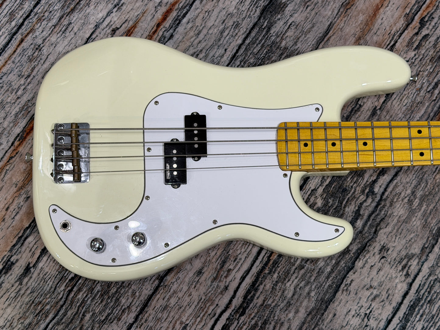 Vintage V4 "P-Bass" style Vintage White Maple neck