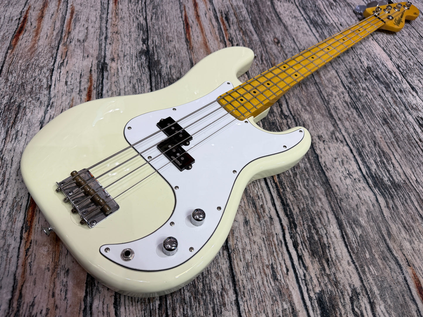 Vintage V4 "P-Bass" style Vintage White Maple neck