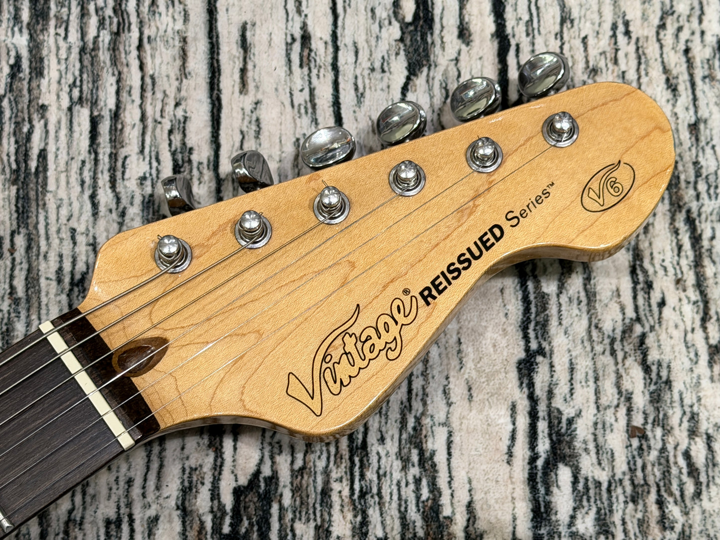 Vintage V6 "Stratocaster" style - Black - Rosewood