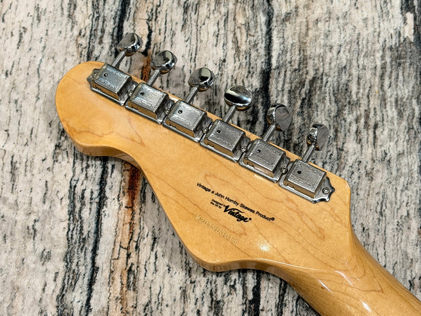 Vintage V6 "Stratocaster" style - Black - Rosewood