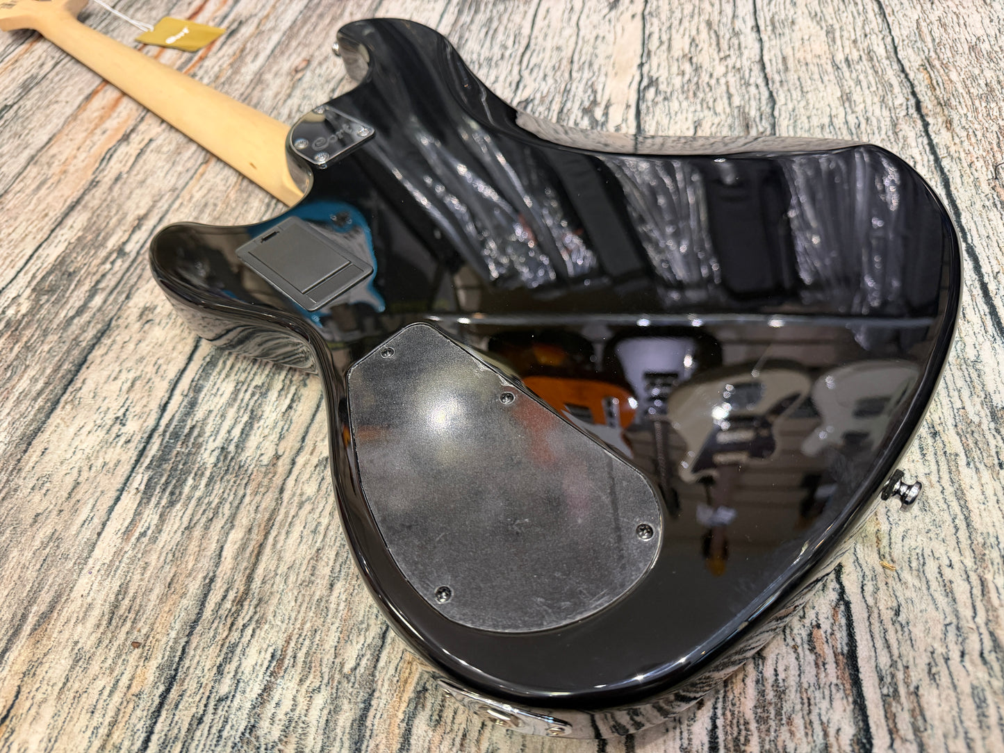 Cort GB34JJ Active bass