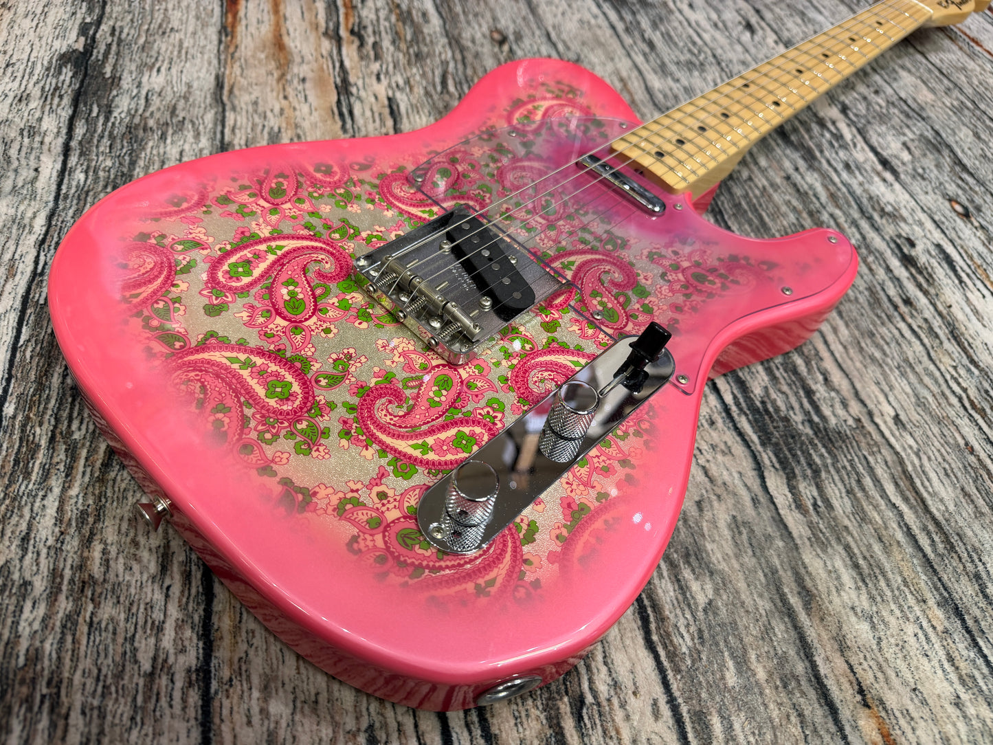 Fender Japan Special run pink paisley Telecaster '68 1999 - 2002