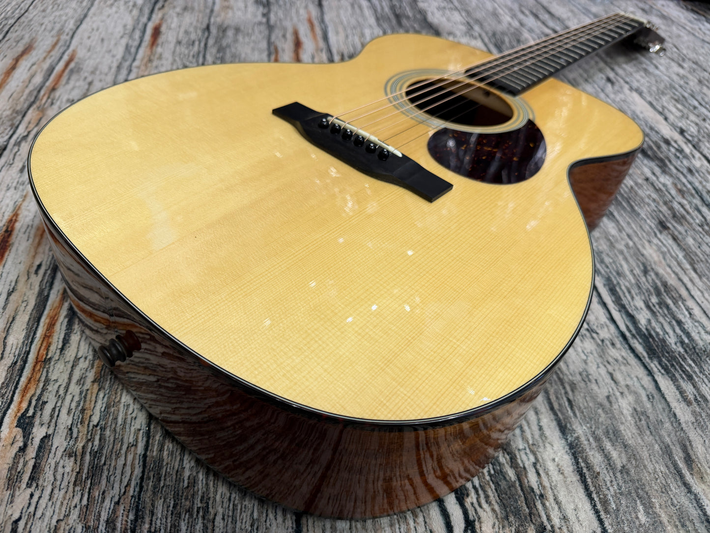 Eastman E10-OM All solid acoustic - B Stock