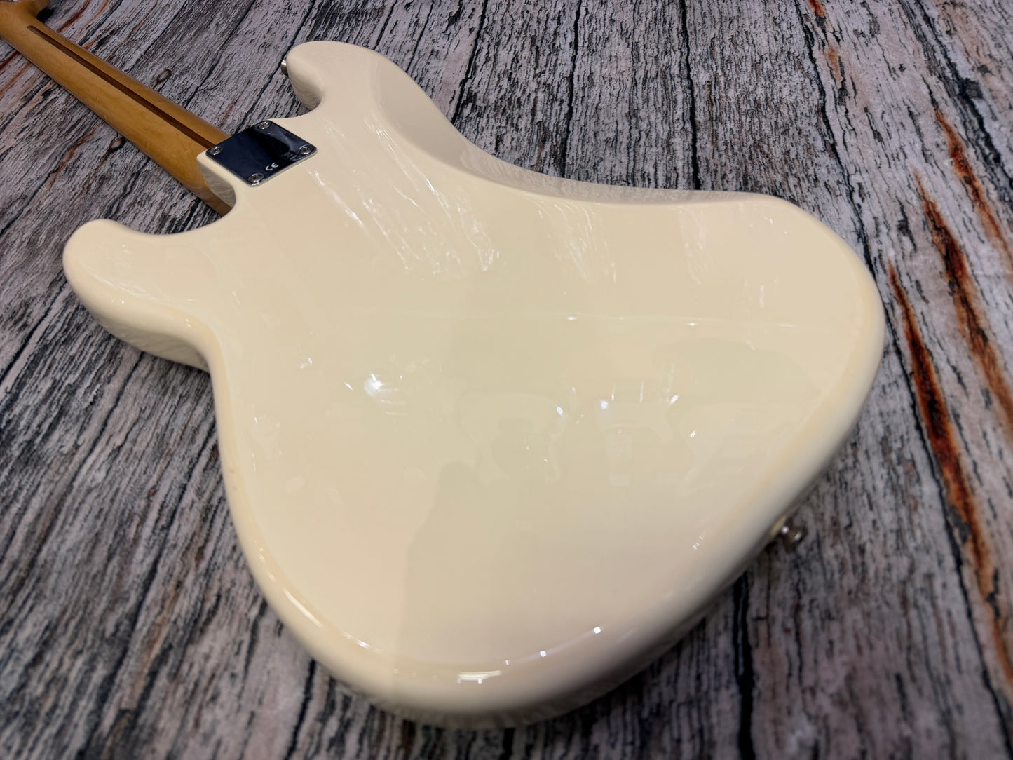 Fender Standard Precision Bass - Vintage White - 2009 Mexico