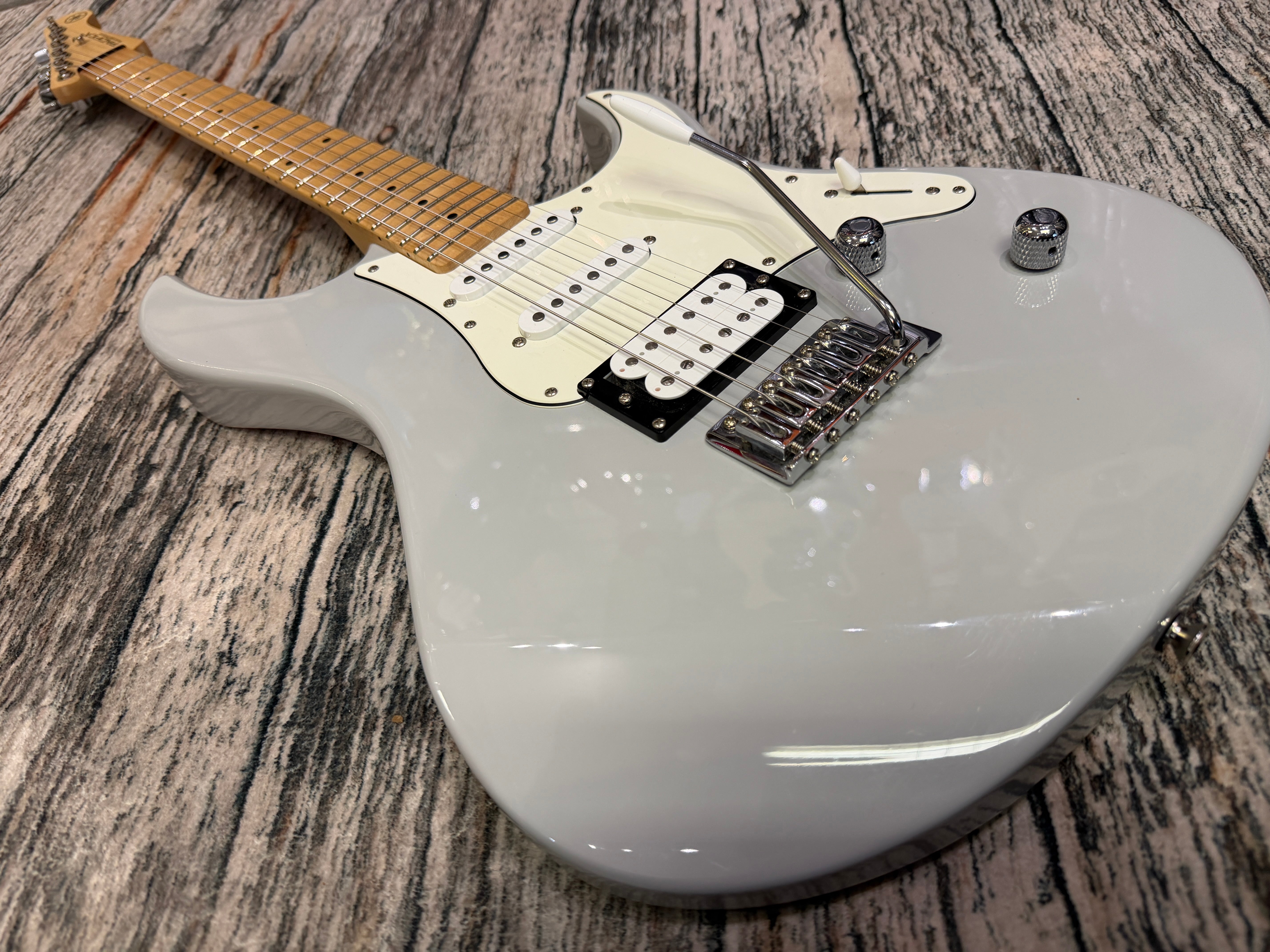 Yamaha Pacifica PAC 112VM – Badlands Guitars Limited