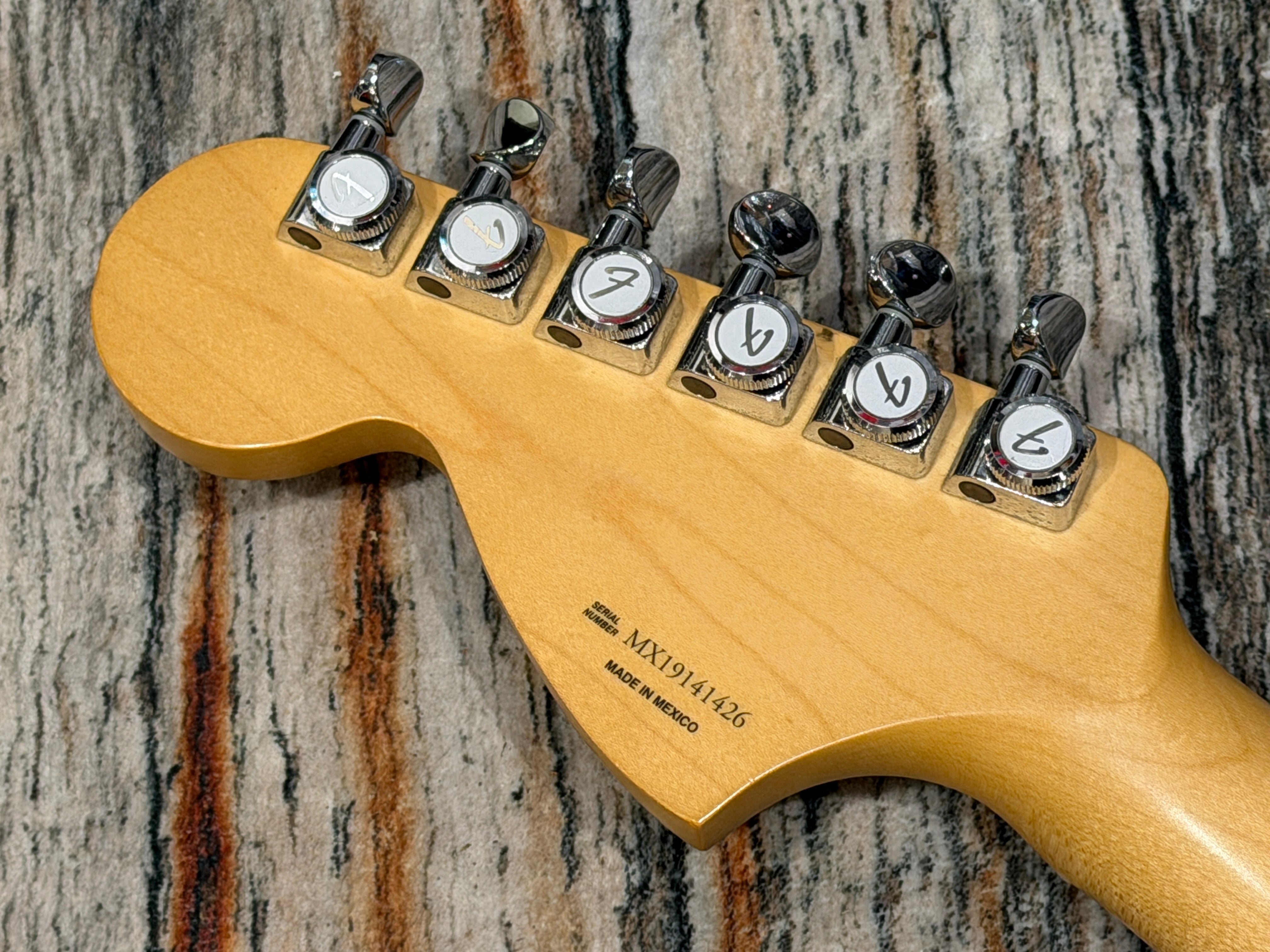Fender Mexican Deluxe Stratocaster HSS - 2020 – Badlands Guitars